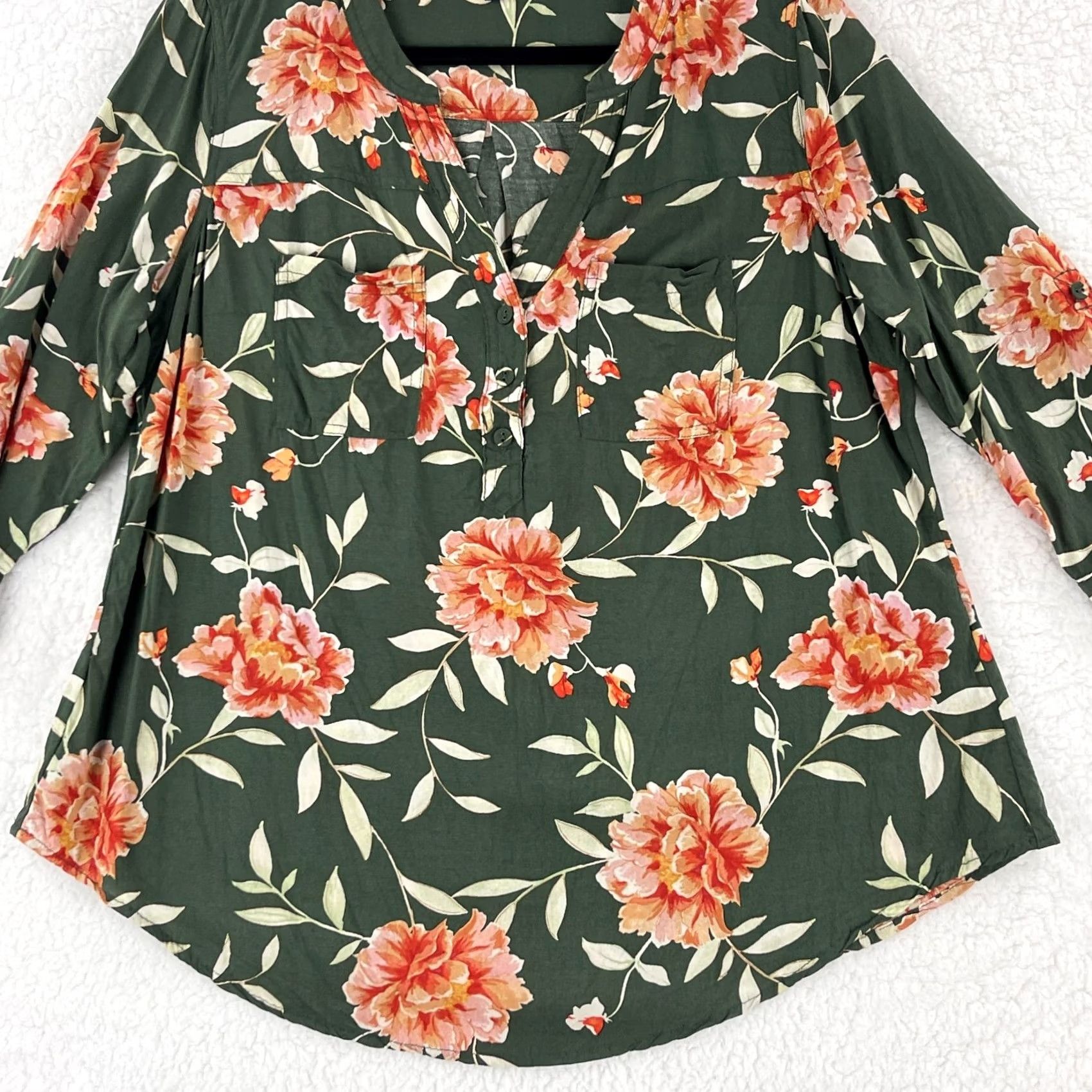 Torrid Torrid Harper Challis Shirt Women Medium Green Floral 3/4 Sleeve Pullover V-Neck Size M / US 6-8 / IT 42-44 - 5 Thumbnail
