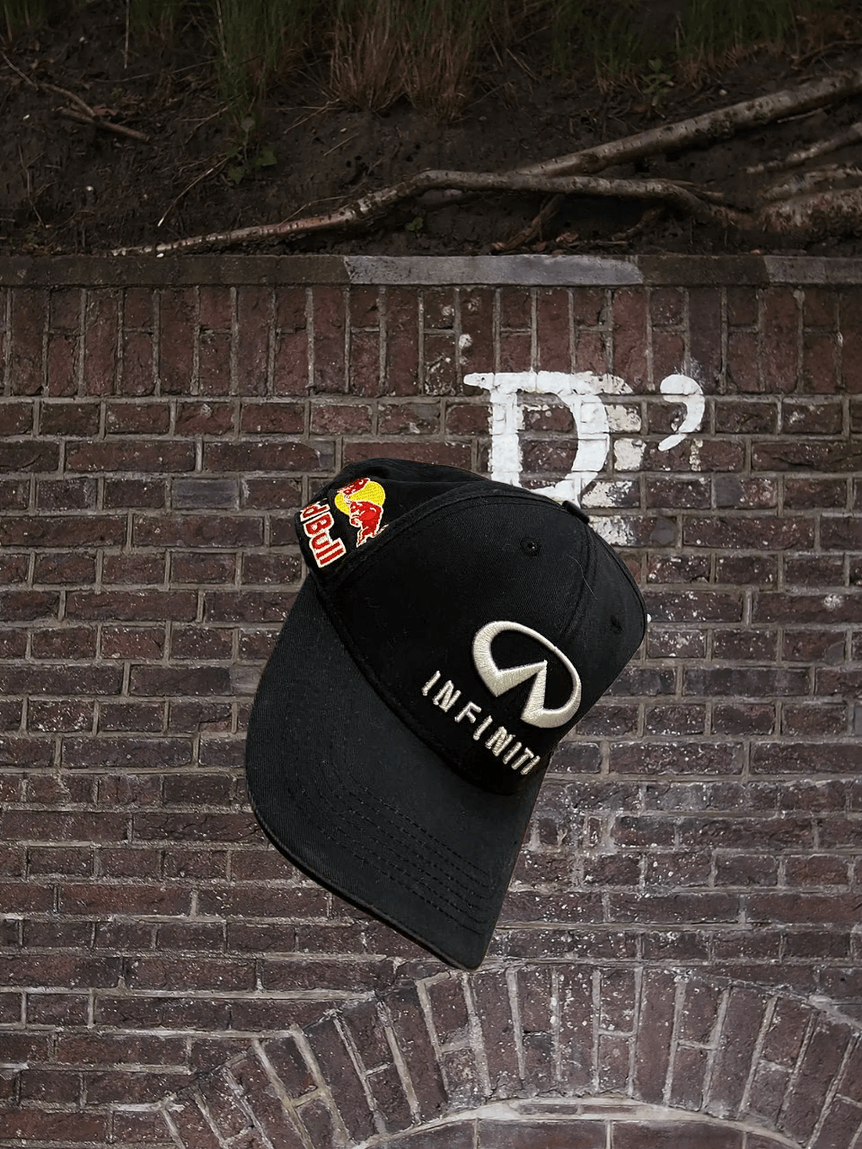 Vintage Hats INFINITI Vintage black Cap Y2K Red bull streetwear Size ONE SIZE - 1 Thumbnail