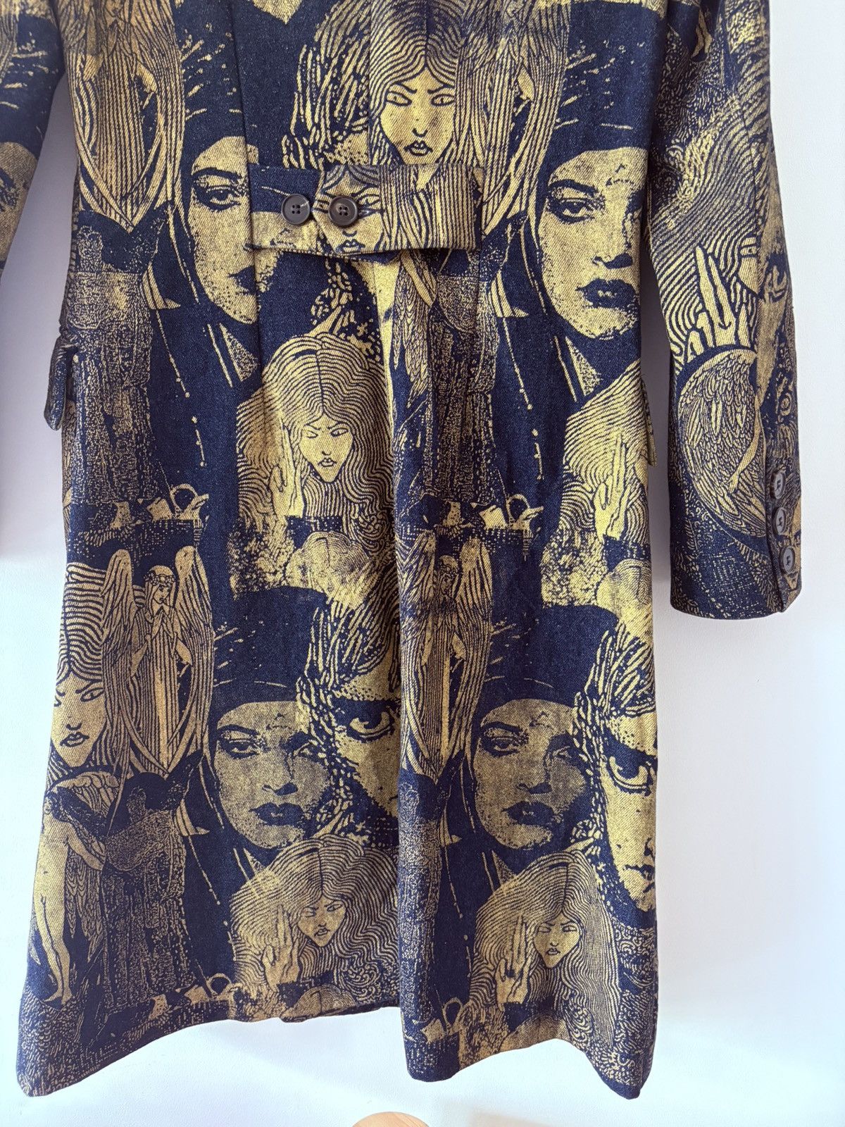 Vintage Roisin Dubh “Soul Gaze” Printed Denim Coat (2003) – Limited Size M / US 6-8 / IT 42-44 - 9 Thumbnail