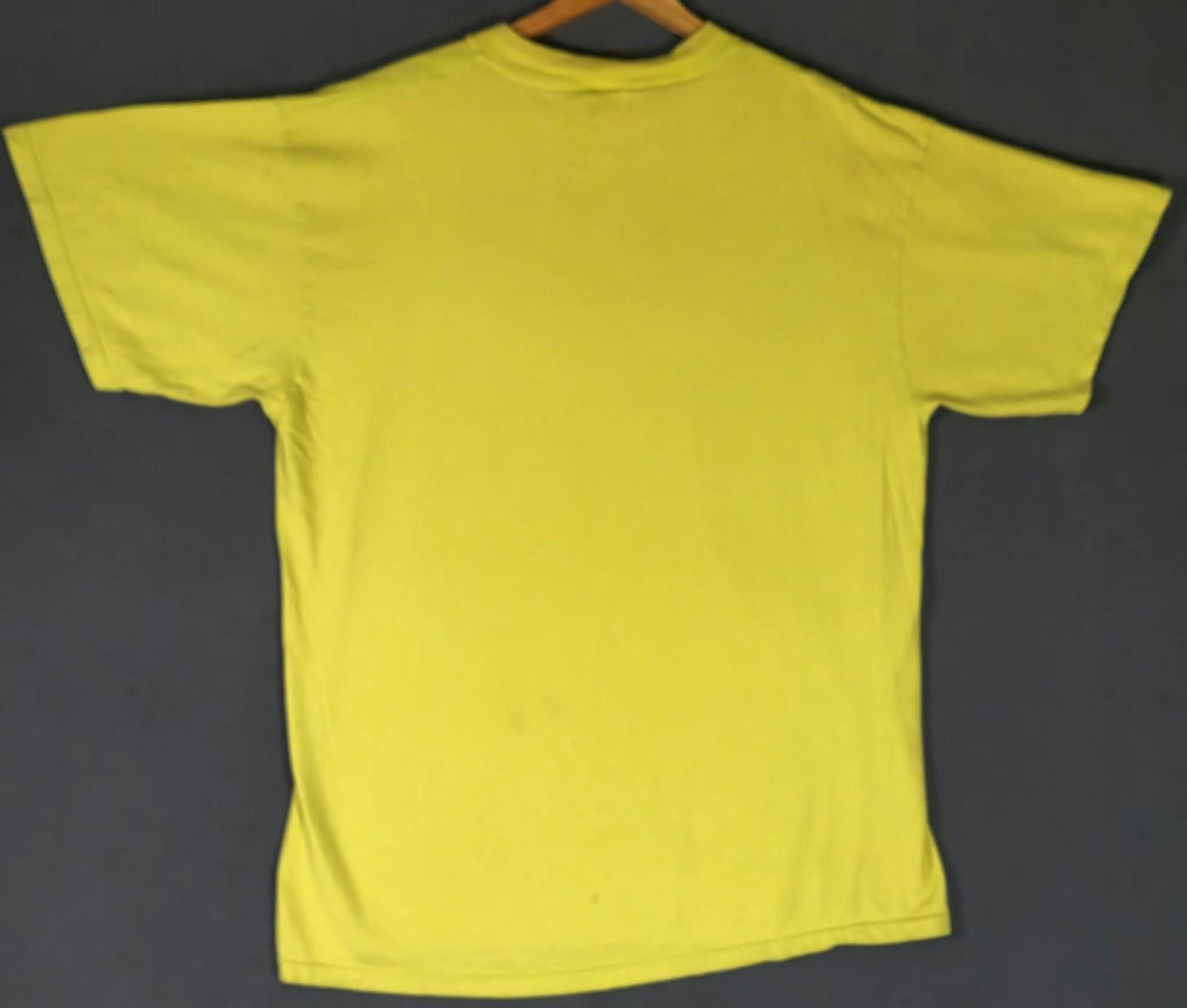 Disney Vintage 1998 Disney Winnie the Pooh Yellow Flowers Large #2 Size US L / EU 52-54 / 3 - 5 Thumbnail