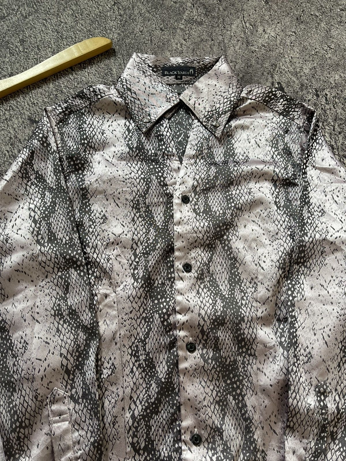 Japanese Brand Black Varia Japan Snakeskin Ifsixwasnine Shirt Size US M / EU 48-50 / 2 - 5 Thumbnail