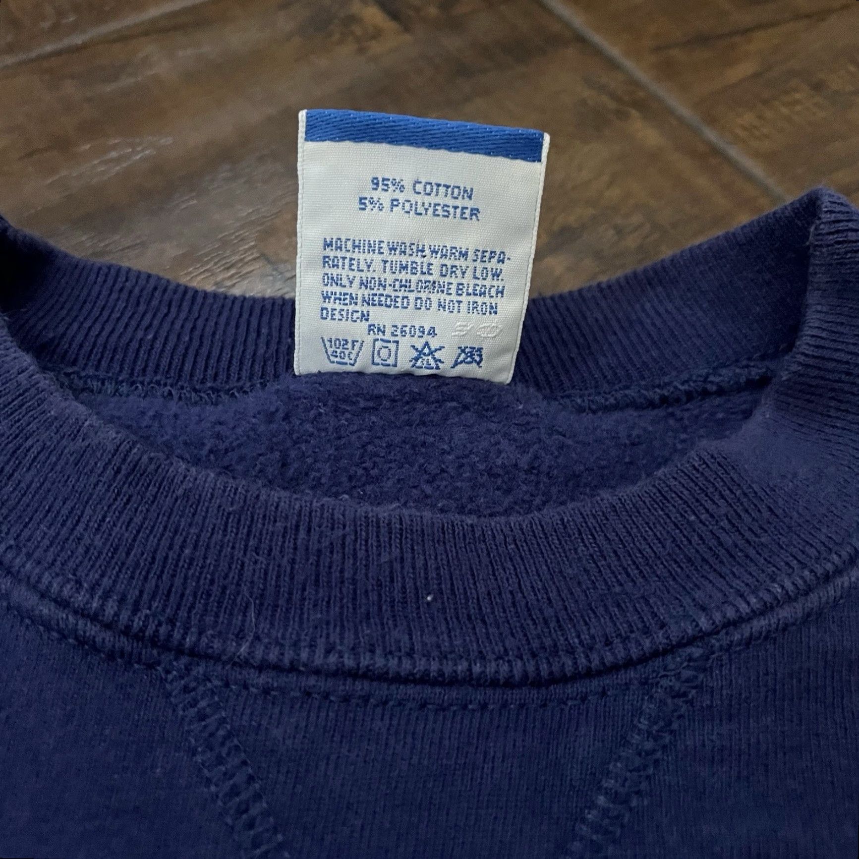Champion VINTAGE Champion Sweatshirt Mens Large Tall Crewneck Navy Blue 90s Reverse Weave USA Made Size US L / EU 52-54 / 3 - 6 Thumbnail