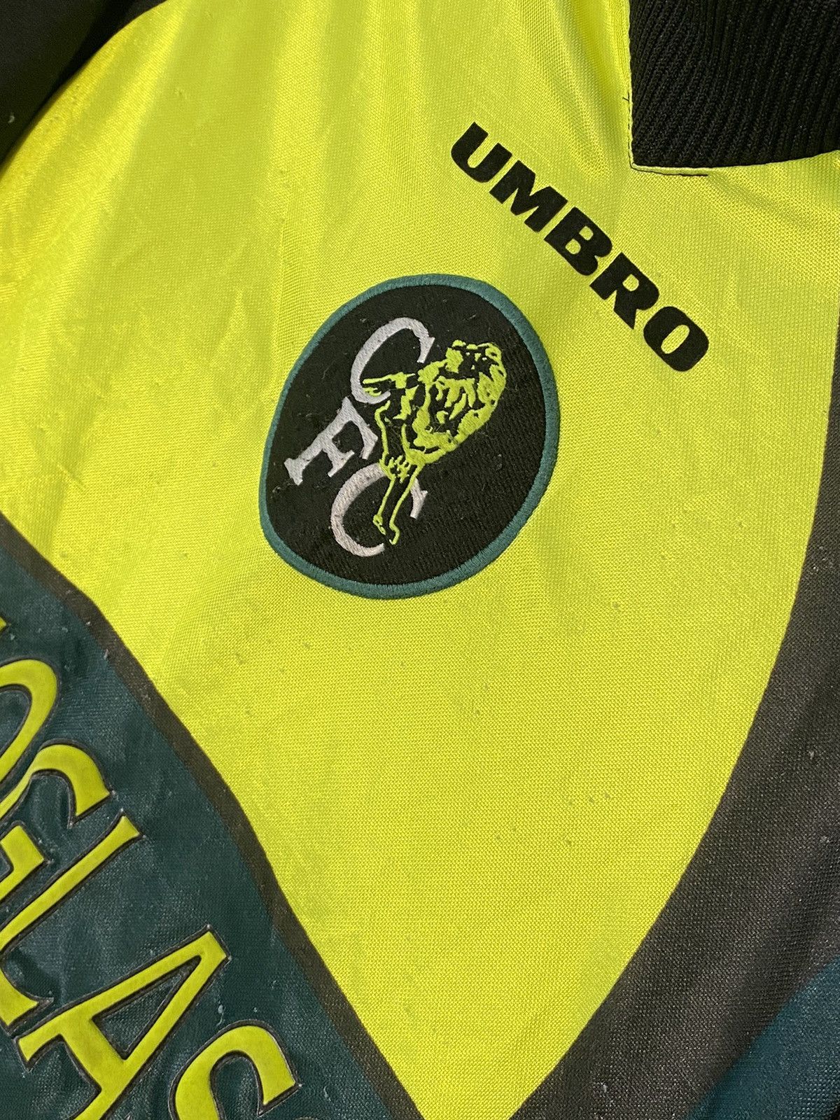 Chelsea Soccer × Umbro Vintage Chelsea Umbro Soccer Jersey 1997 GoalKeeper Size US S / EU 44-46 / 1 - 6 Thumbnail