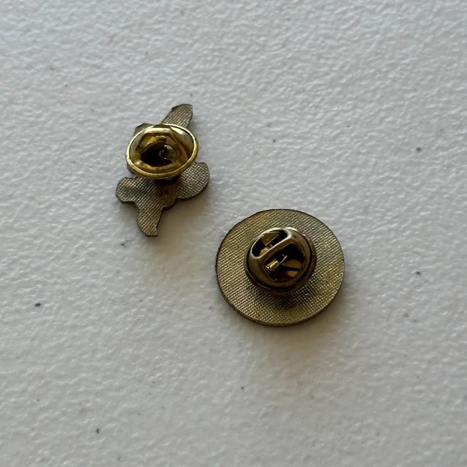 Grateful Dead Vintage 70s Grateful Dead Skeletons From The Closet Pin Size ONE SIZE - 6 Thumbnail