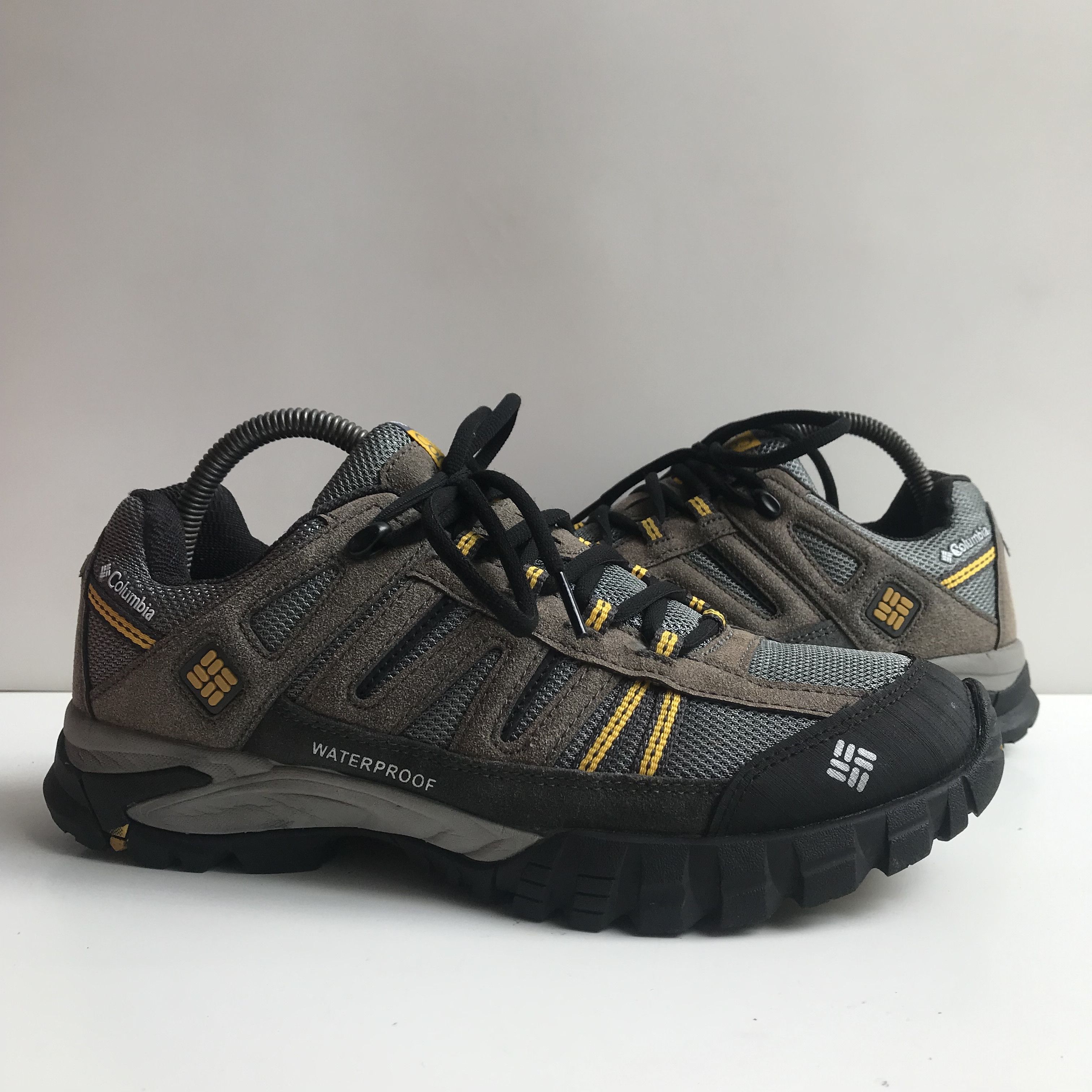 Columbia Columbia Newton Ridge Boots waterproof brown grey colorway Size US 9 / EU 42 - 2 Thumbnail