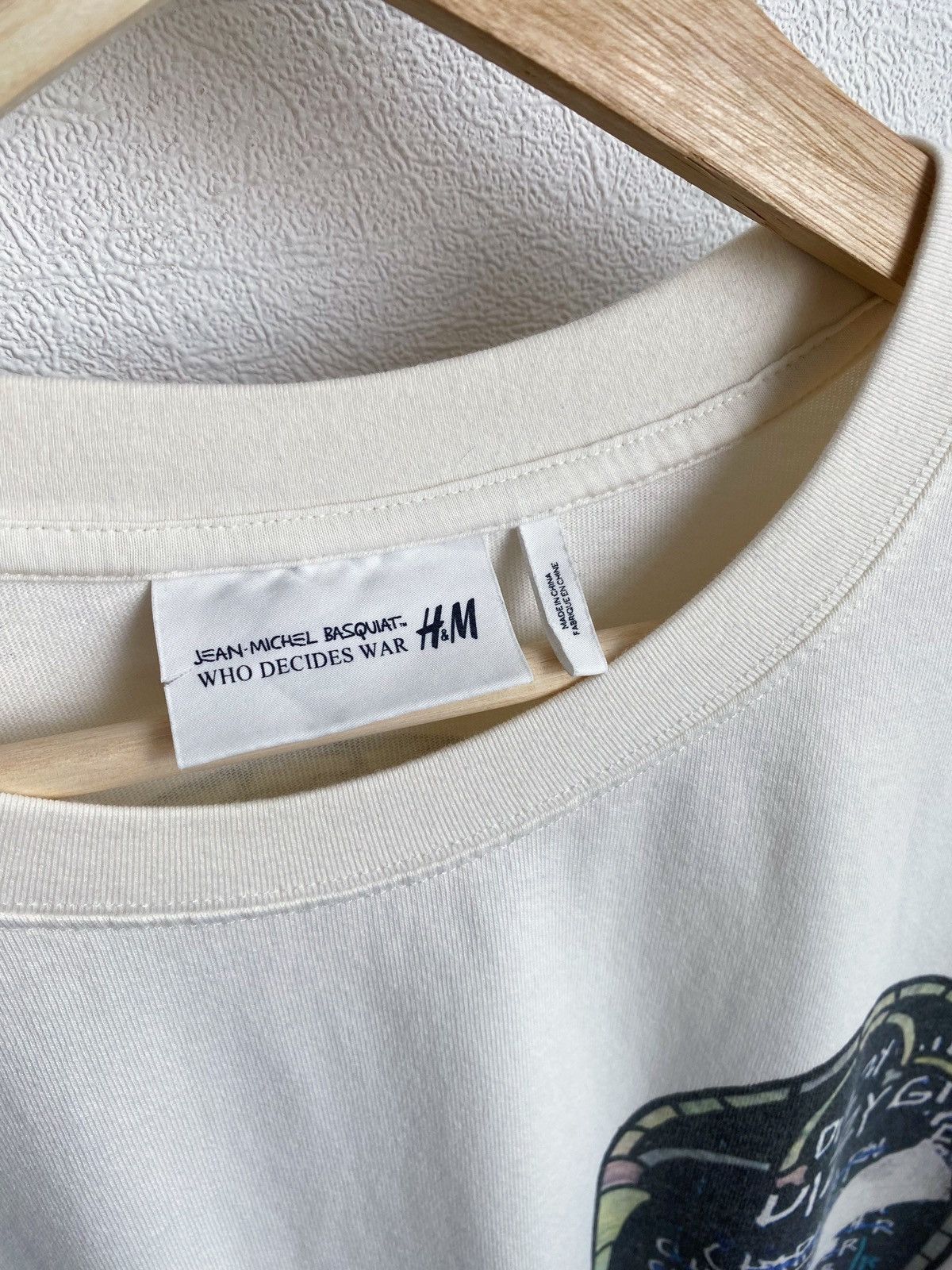 H&M × Jean-Michel Basquiat × Who Decides War WHO DECIDES WAR x BASQUIAT x H&M RELAXED FIT COTTON T-SHIRT Size US XXL / EU 58 / 5 - 17 Thumbnail