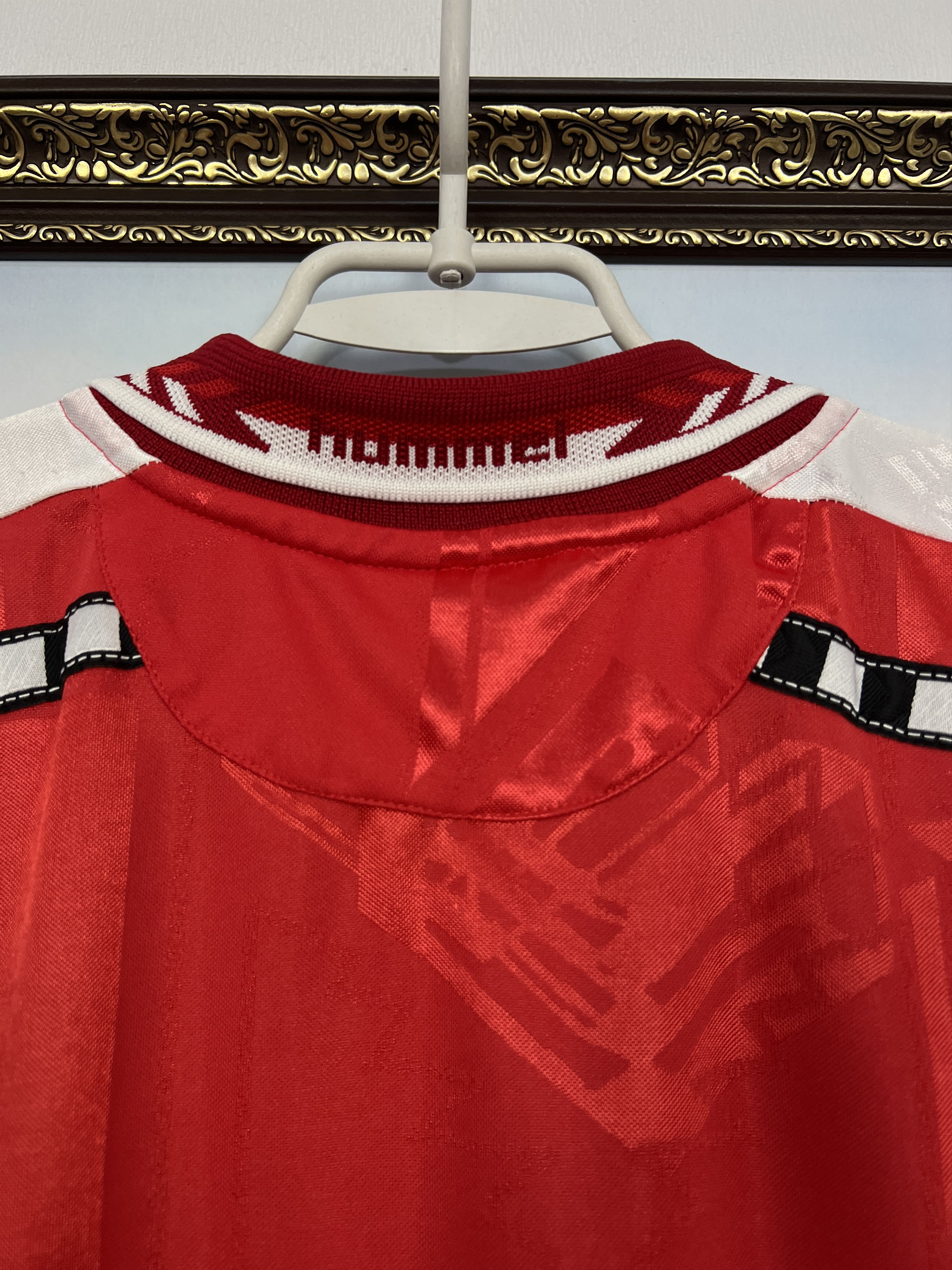 Hummel Share Denmark Home football shirt 1996 Soccer Hummel Jersey Size US XL / EU 56 / 4 - 12 Thumbnail