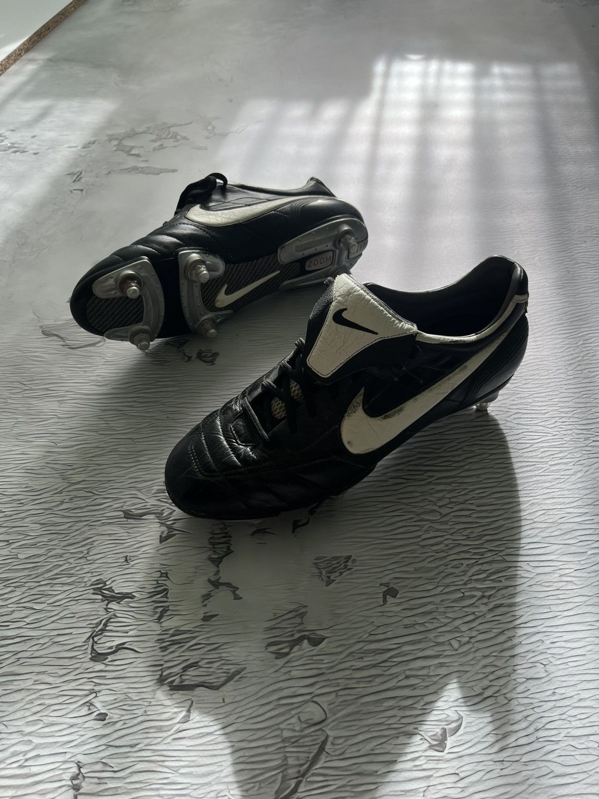 Nike Nike Tiempo Air Legend II SG Vintage Football Soccer Boots Size US 11 / EU 44 - 2 Thumbnail