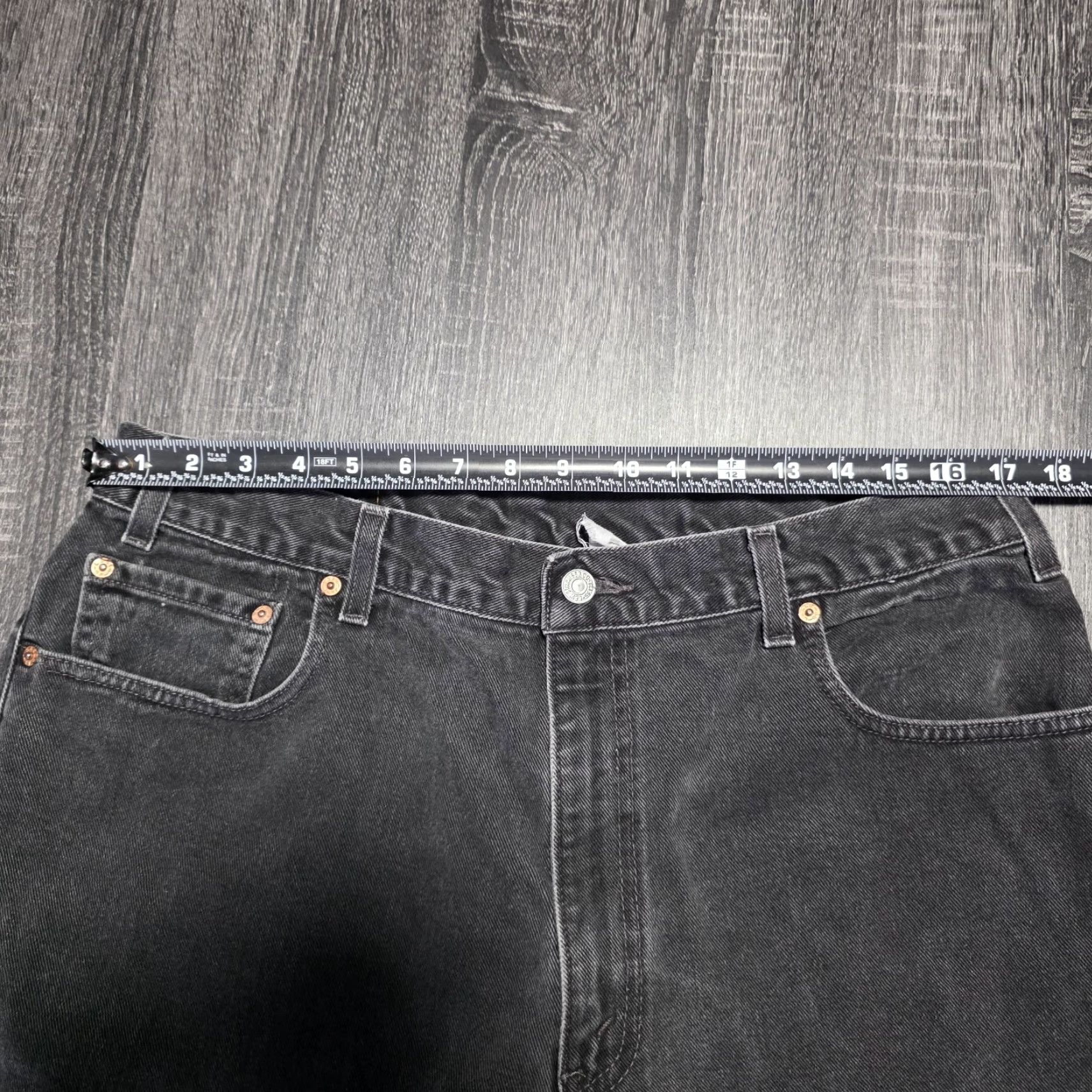 Levi's VINTAGE Levi's 560 Jeans Mens 36 Tall? 32 Inseam Black Tapered Baggy Loose 90s USA Size US 36 / EU 52 - 6 Thumbnail