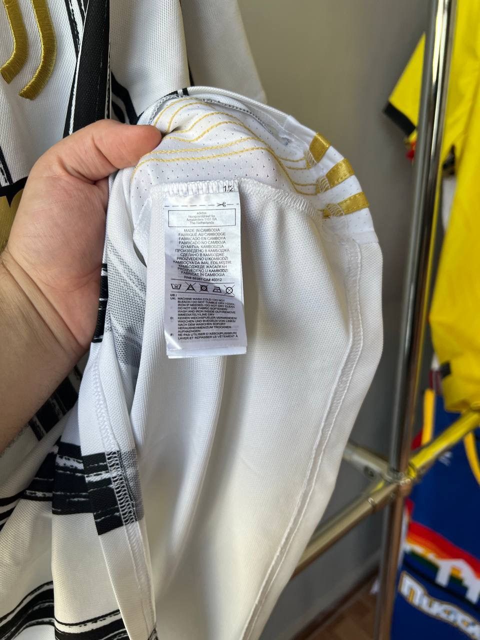 Adidas 2020/21 JUVENTUS FC HOME SOCCER FOOTBALL JERSEY ADIDAS L Size US L / EU 52-54 / 3 - 10 Thumbnail