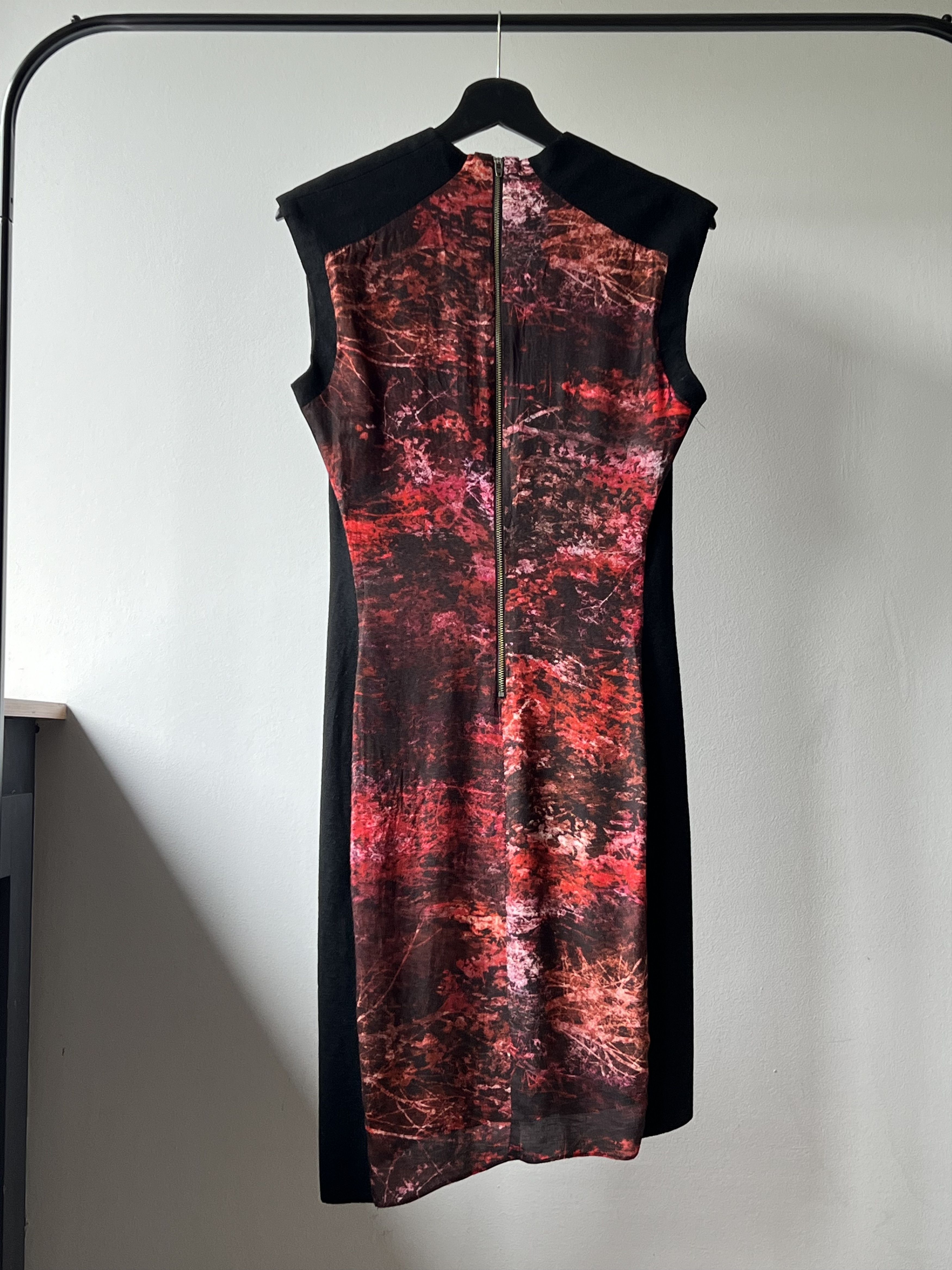 Helmut Lang Helmut Lang Asymmetric Runway Midnight Floral Pattern Dress Size M / US 6-8 / IT 42-44 - 2 Thumbnail