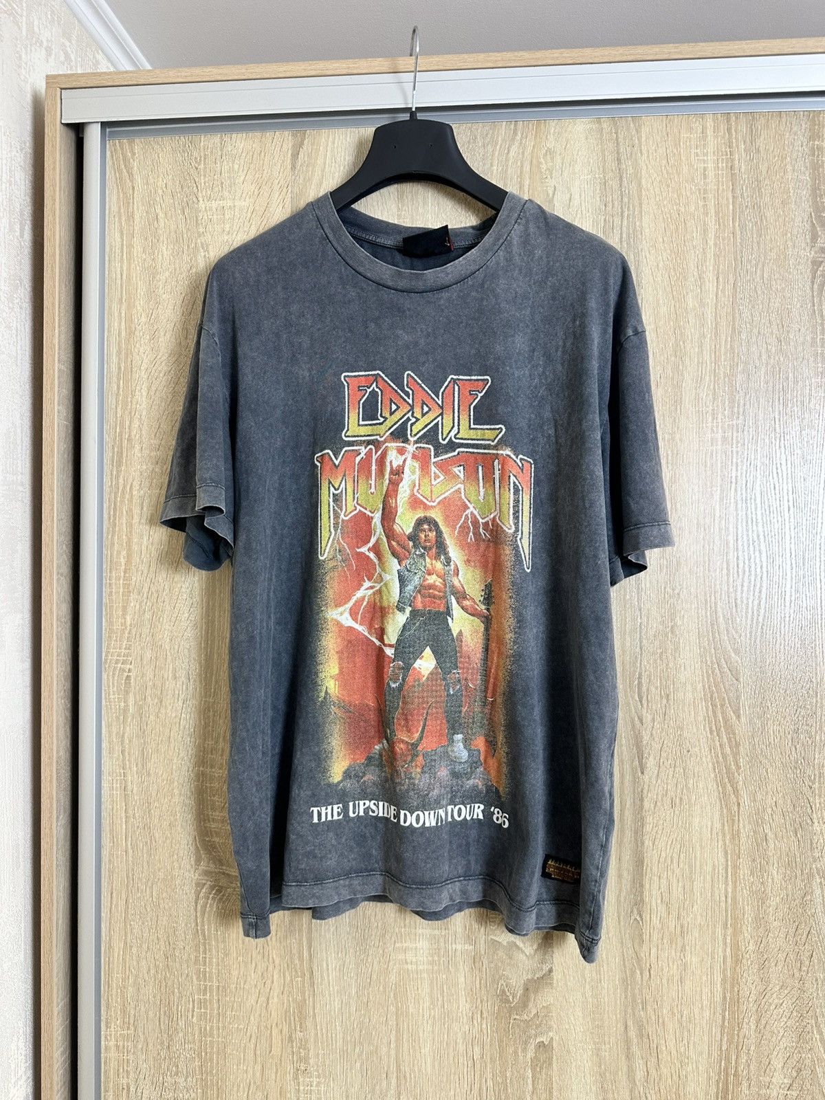 Vintage 🔥 Stranger Things Eddie Munson The Upside Down Tour 86 Shirt Size US M / EU 48-50 / 2 - 1 Thumbnail
