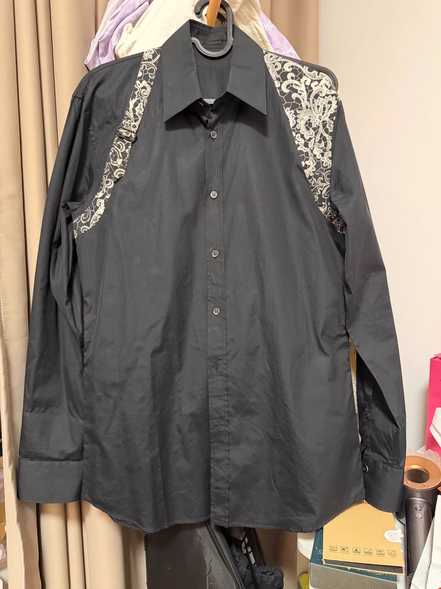 Alexander McQueen Alexander McQueen Men's Lace Print Gun Bag Shirt 48 Size US M / EU 48-50 / 2 - 1 Thumbnail