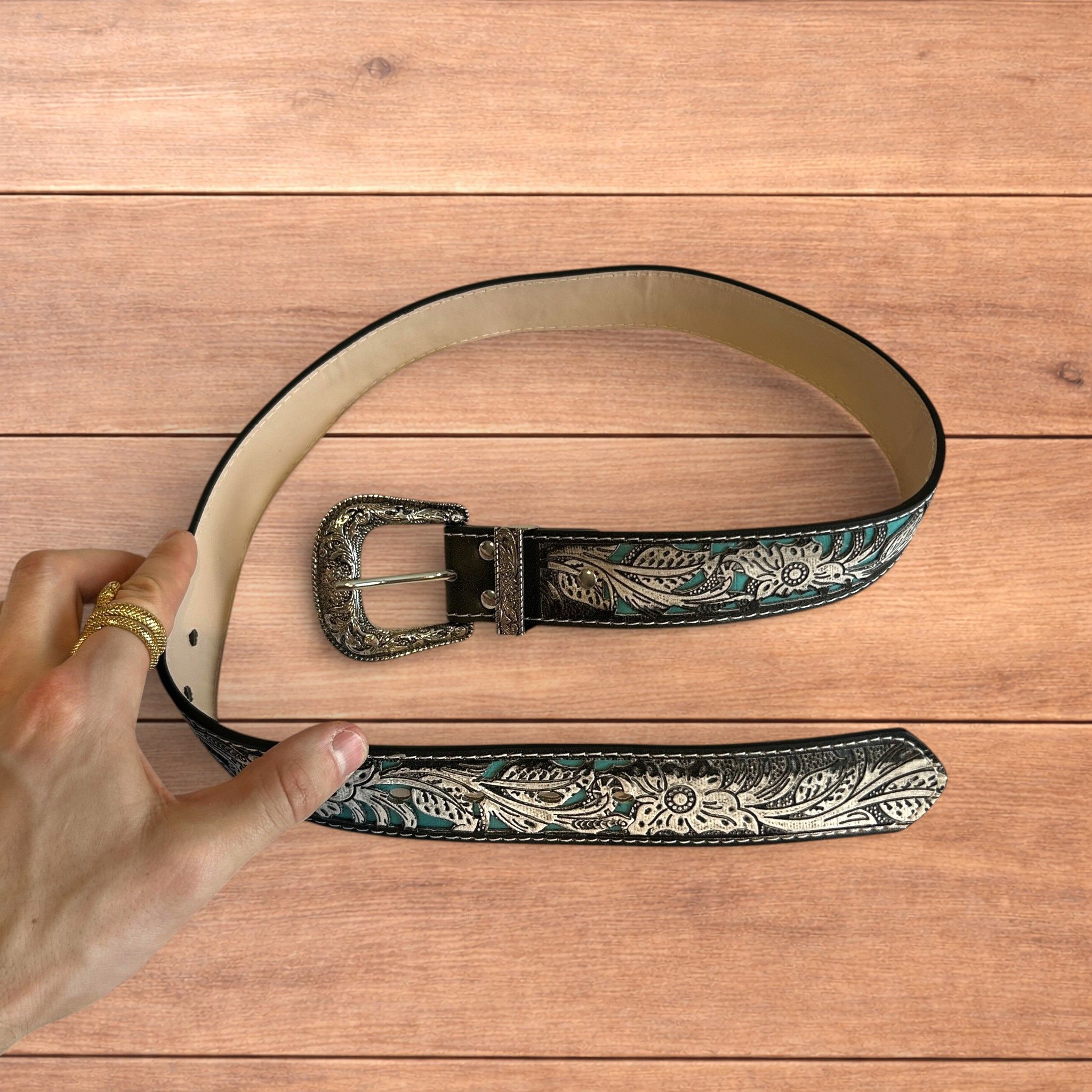 Japanese Brand Vintage style boho floral design belt with silver buckle. Size ONE SIZE - 5 Thumbnail