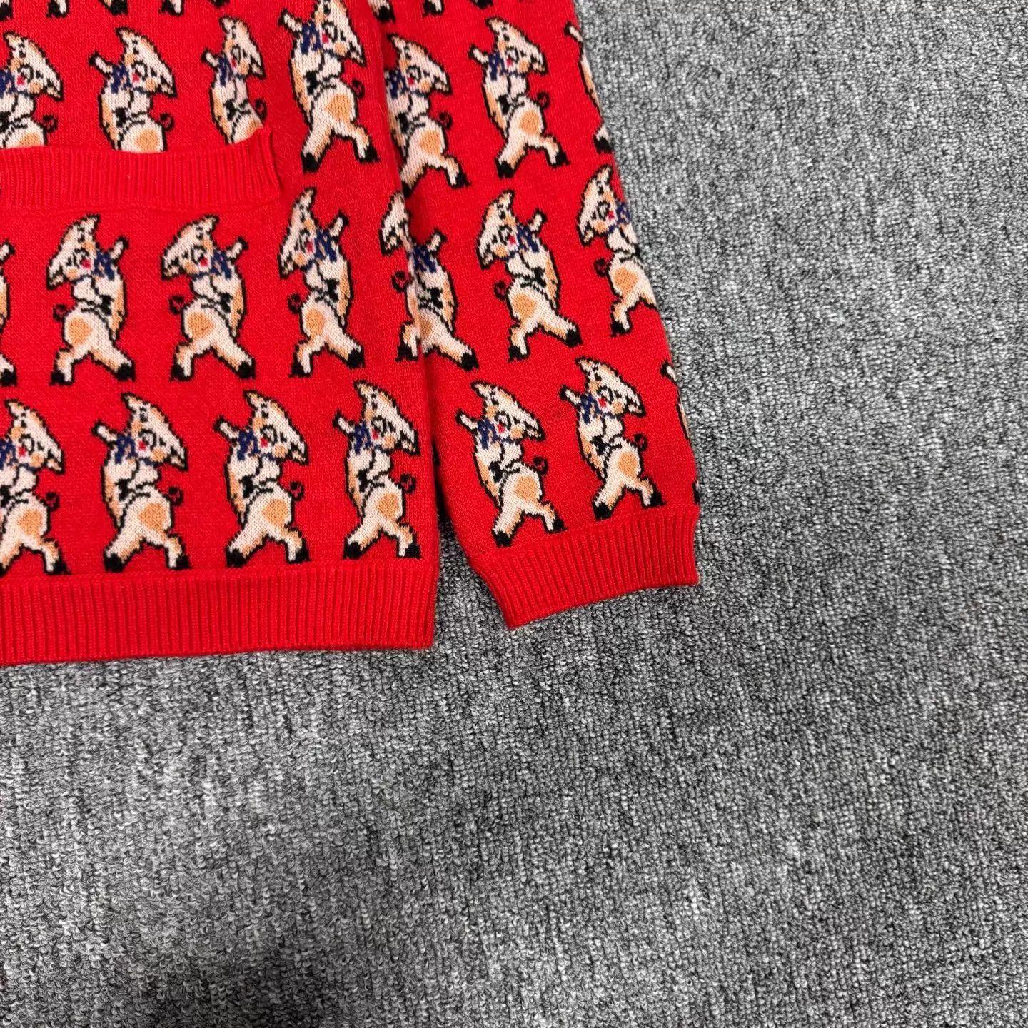 Gucci Gucci Red All-Over Cartoon Print Knit Cardigan L Size US L / EU 52-54 / 3 - 3 Thumbnail