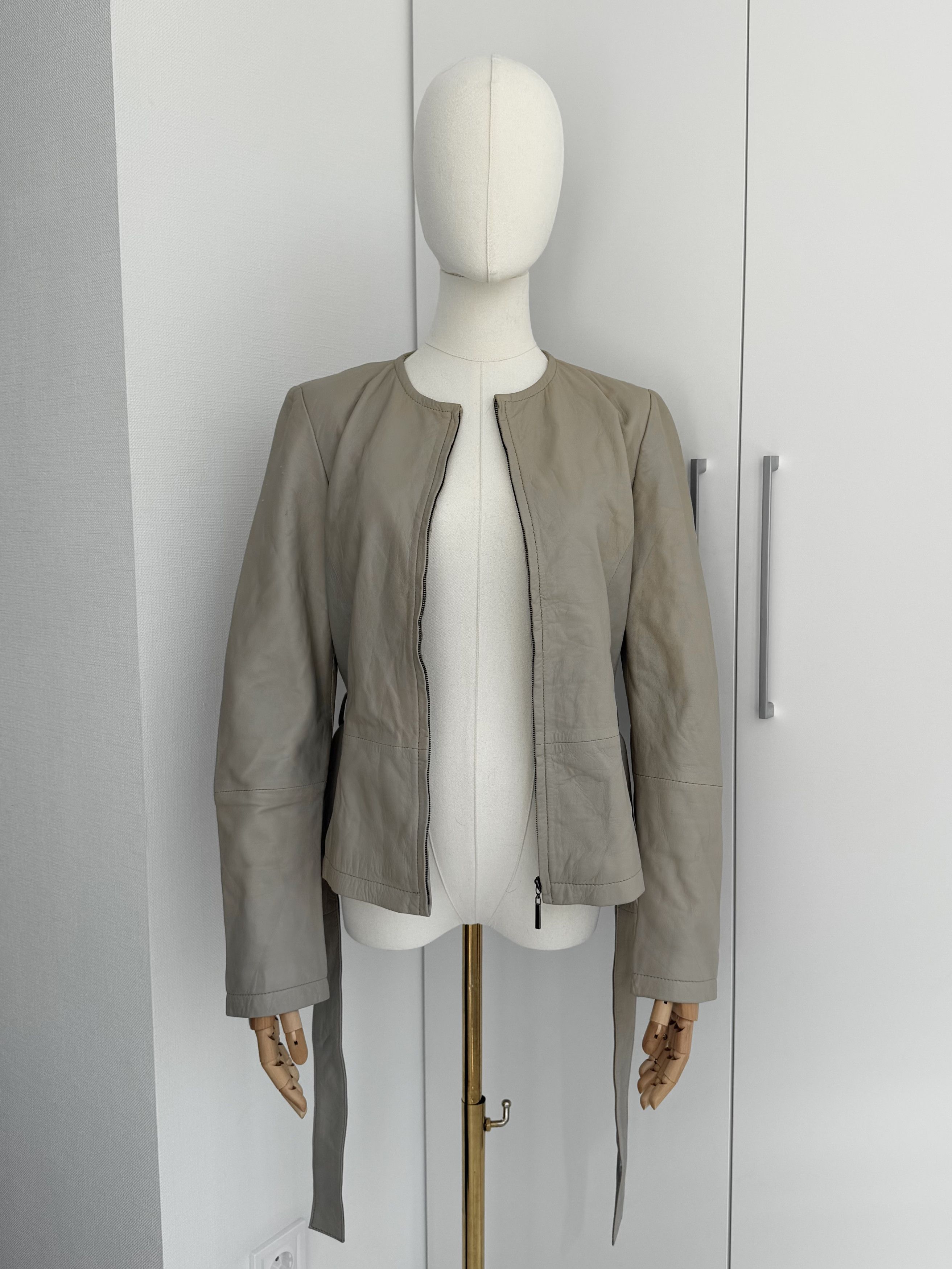 Genuine Leather Vintage Leather Jacket Women Belted Fitted Zip Minimalist Size S / US 4 / IT 40 - 3 Thumbnail