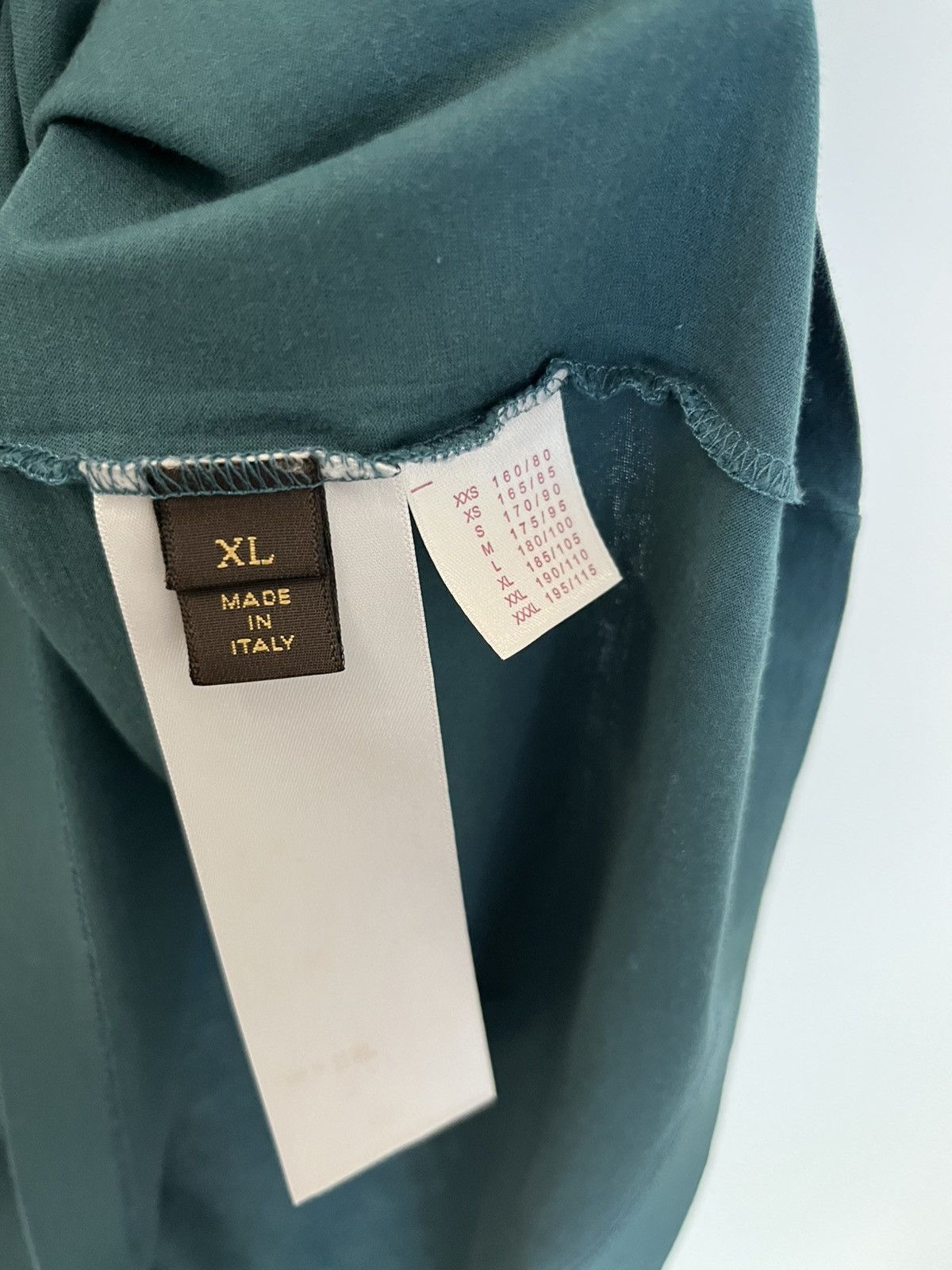 Louis Vuitton VINTAGE LOUIS VUITTON MENS T SHIRT SZ SMALL AUTHENTIC Size US XL / EU 56 / 4 - 4 Thumbnail