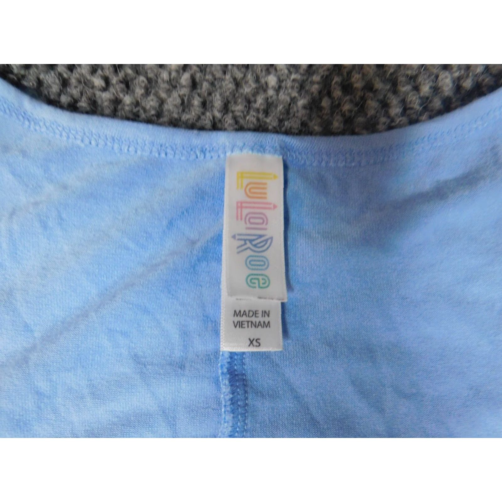 Vintage LuLaRoe Shirt XS Womens Blue Knit Short Sleeve Pullover Pocket Collared Basic Stretch T-Shirt Modern Size XS / US 0-2 / IT 36-38 - 5 Thumbnail