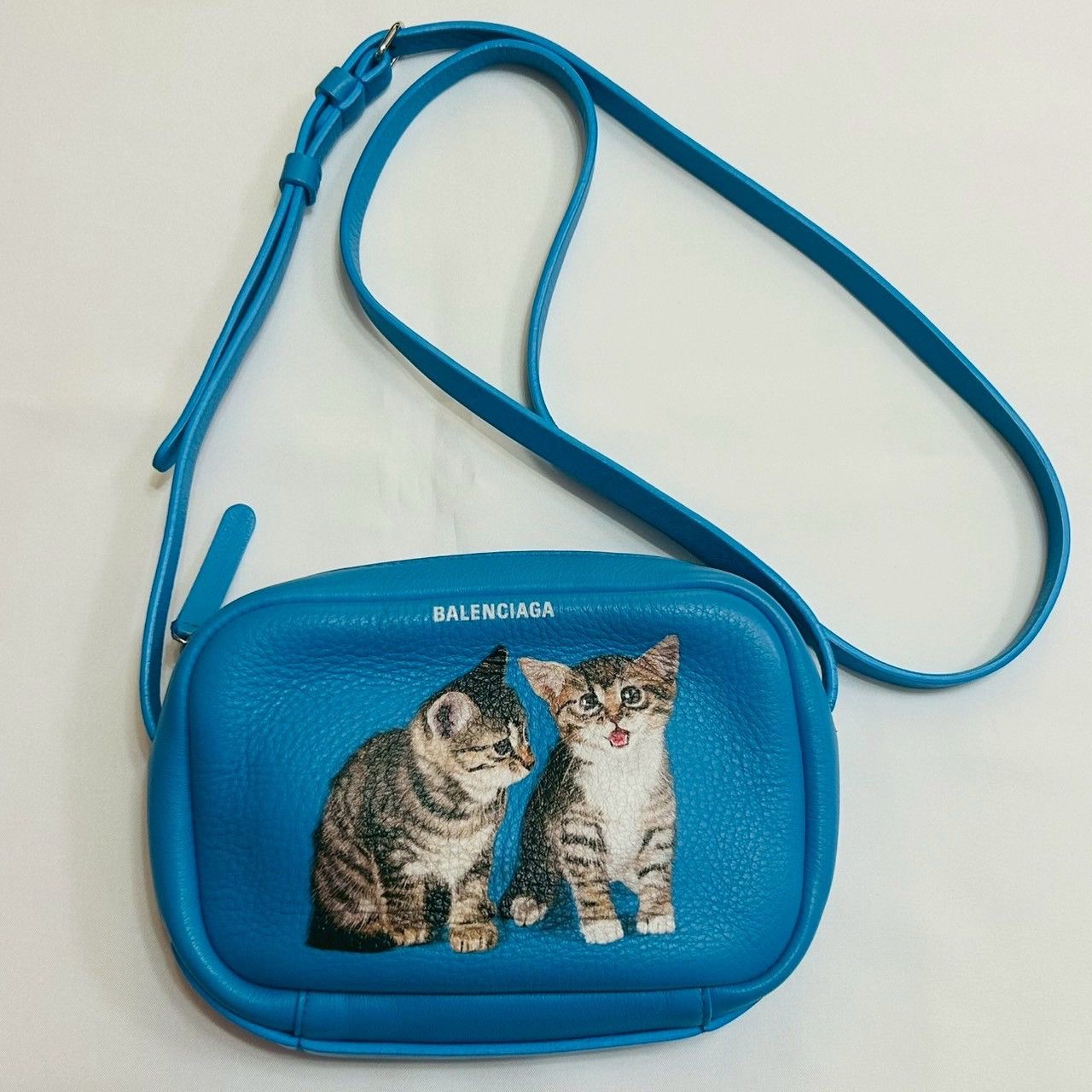 Balenciaga Balenciaga FW18 Puppy and Kitten Camera Bag Size ONE SIZE - 1 Thumbnail