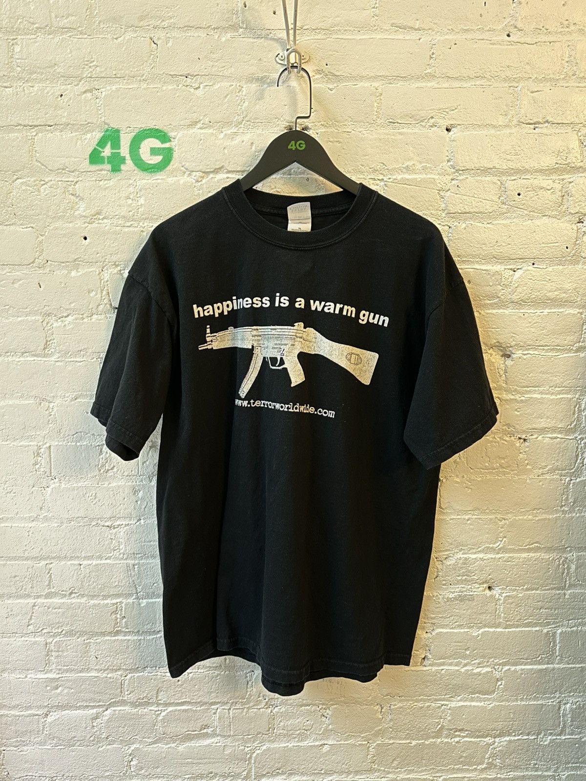 Vintage HAPPINESS IS A WARM GUN VINTAGE T Size US M / EU 48-50 / 2 - 1 Thumbnail