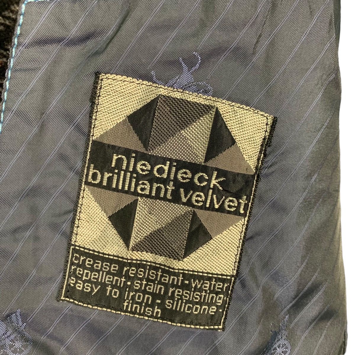 Japanese Brand Royal Volunt Niedieck Briliant Velvet Suit Jacket #0942-C42 Size US M / EU 48-50 / 2 - 15 Thumbnail