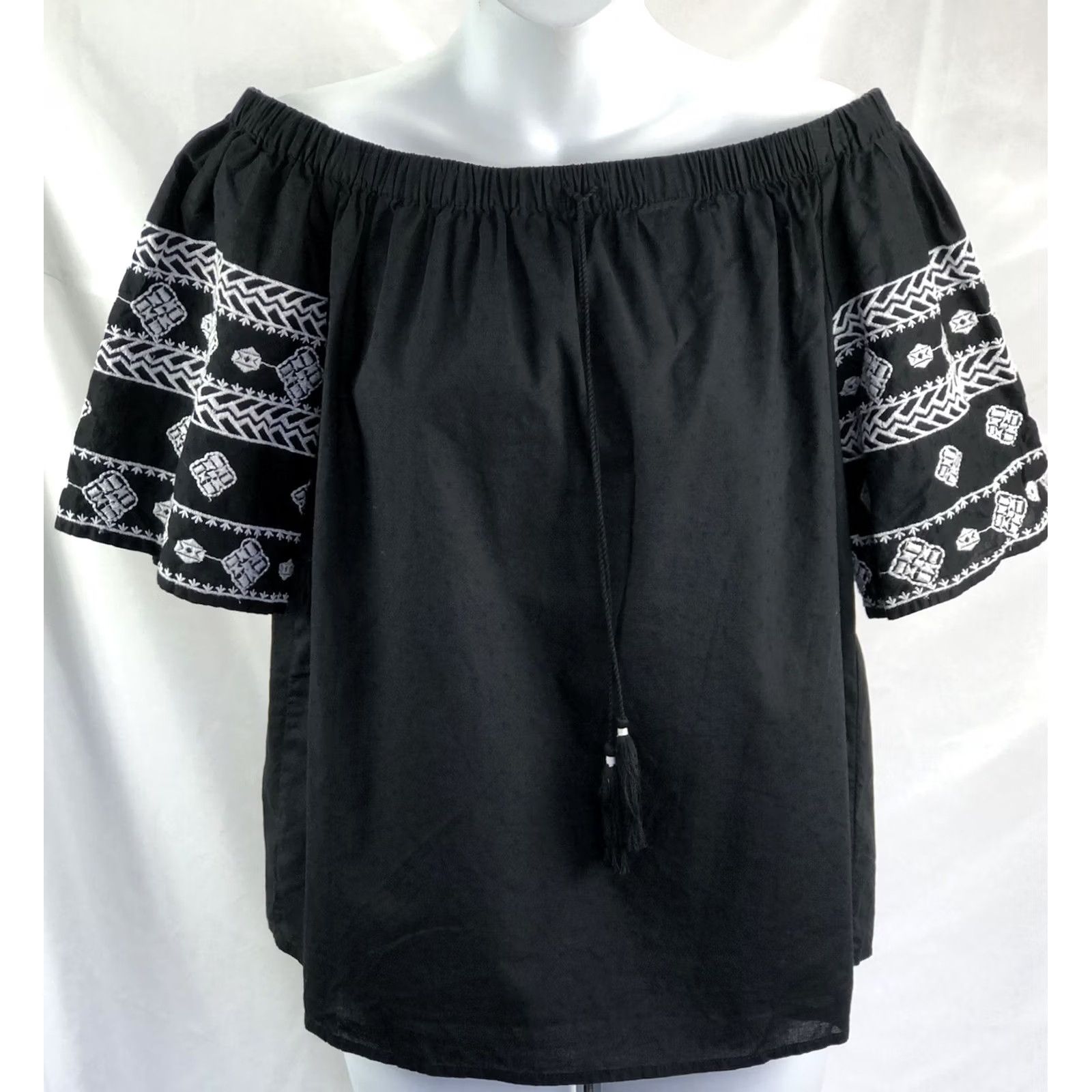 Old Navy Old Navy Blouse Shirt Womens S Off Shoulder Black White Embroidered Short Sleeve Tassel Boho Peasant Trendy Size S / US 4 / IT 40 - 4 Thumbnail