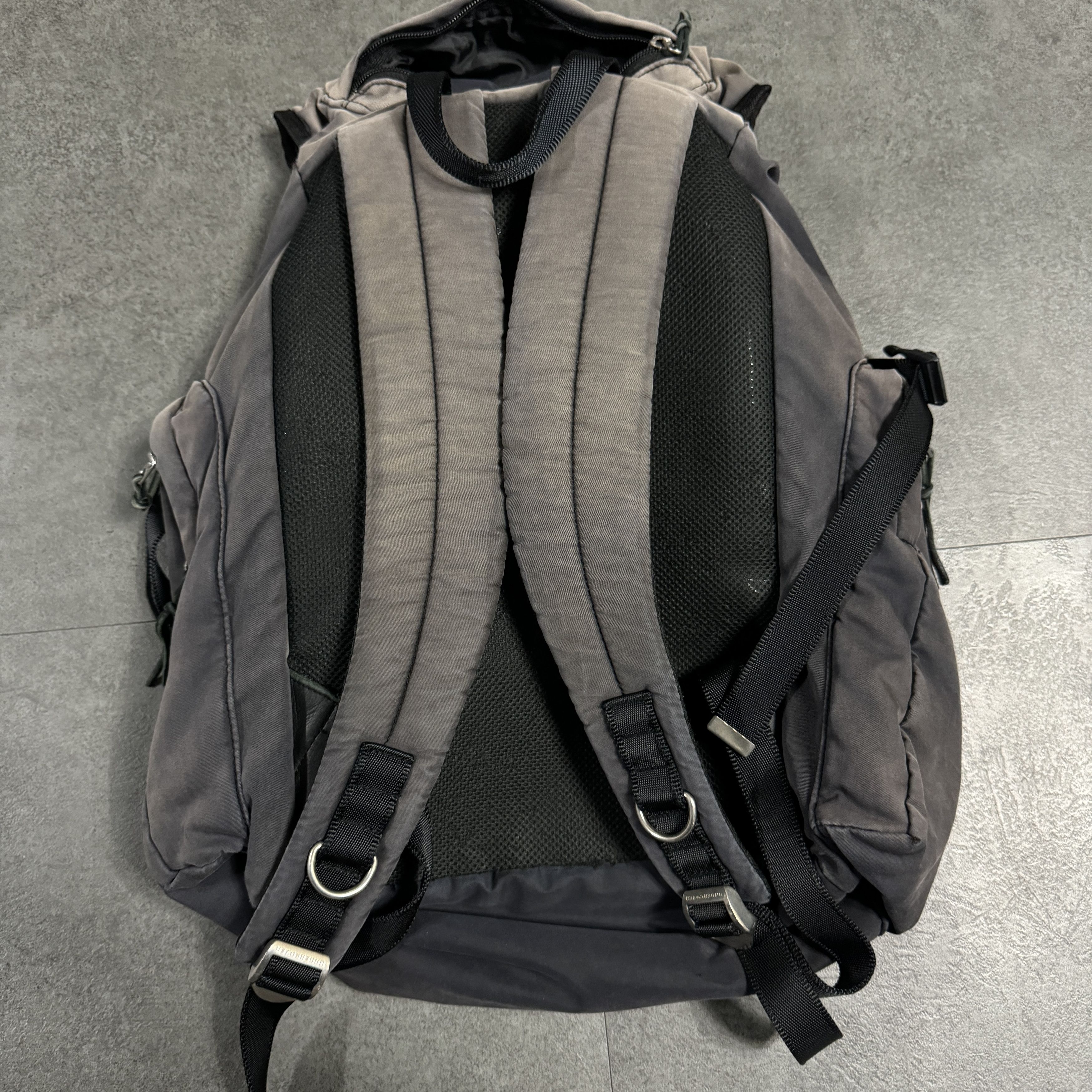 Undercover Undercover A/W09 'Earmuff Maniac' Joy Division Backpack Size ONE SIZE - 5 Thumbnail