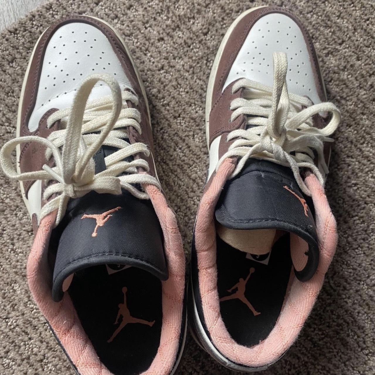 Jordan Brand Jordan 1 “Mocha” Lows Size US 9 / EU 42 - 3 Thumbnail