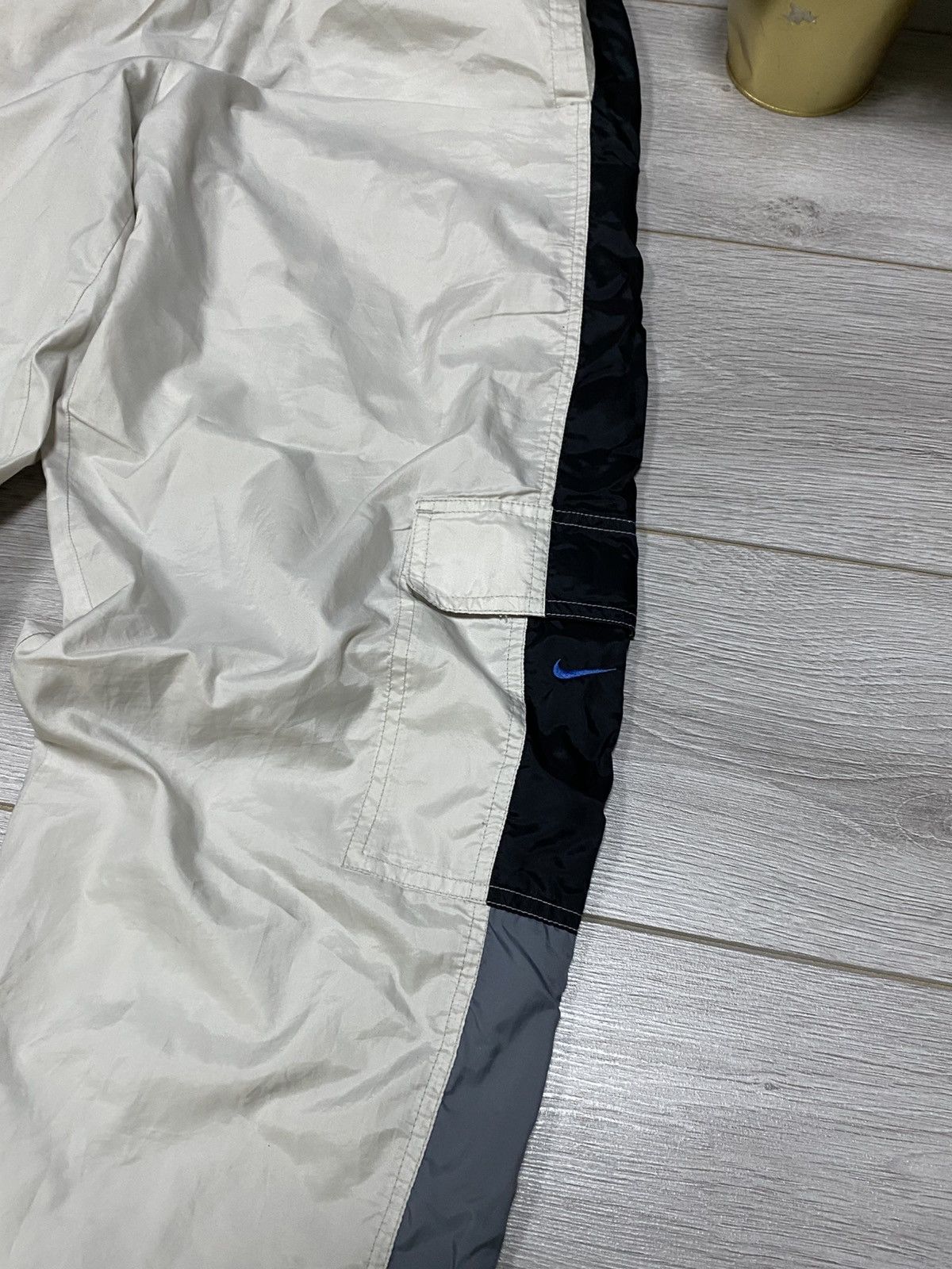 Nike Nike vintage parachute nylon big swoosh pants stripes Size US 30 / EU 46 - 6 Thumbnail