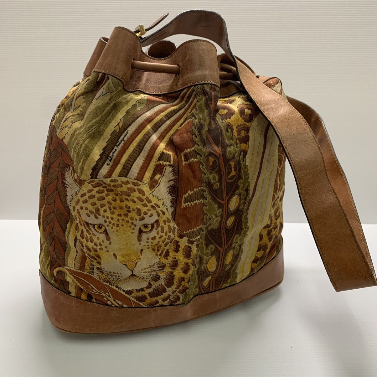 Salvatore Ferragamo Salvatore Ferragamo Flora Bucket Bag Size ONE SIZE - 10 Thumbnail
