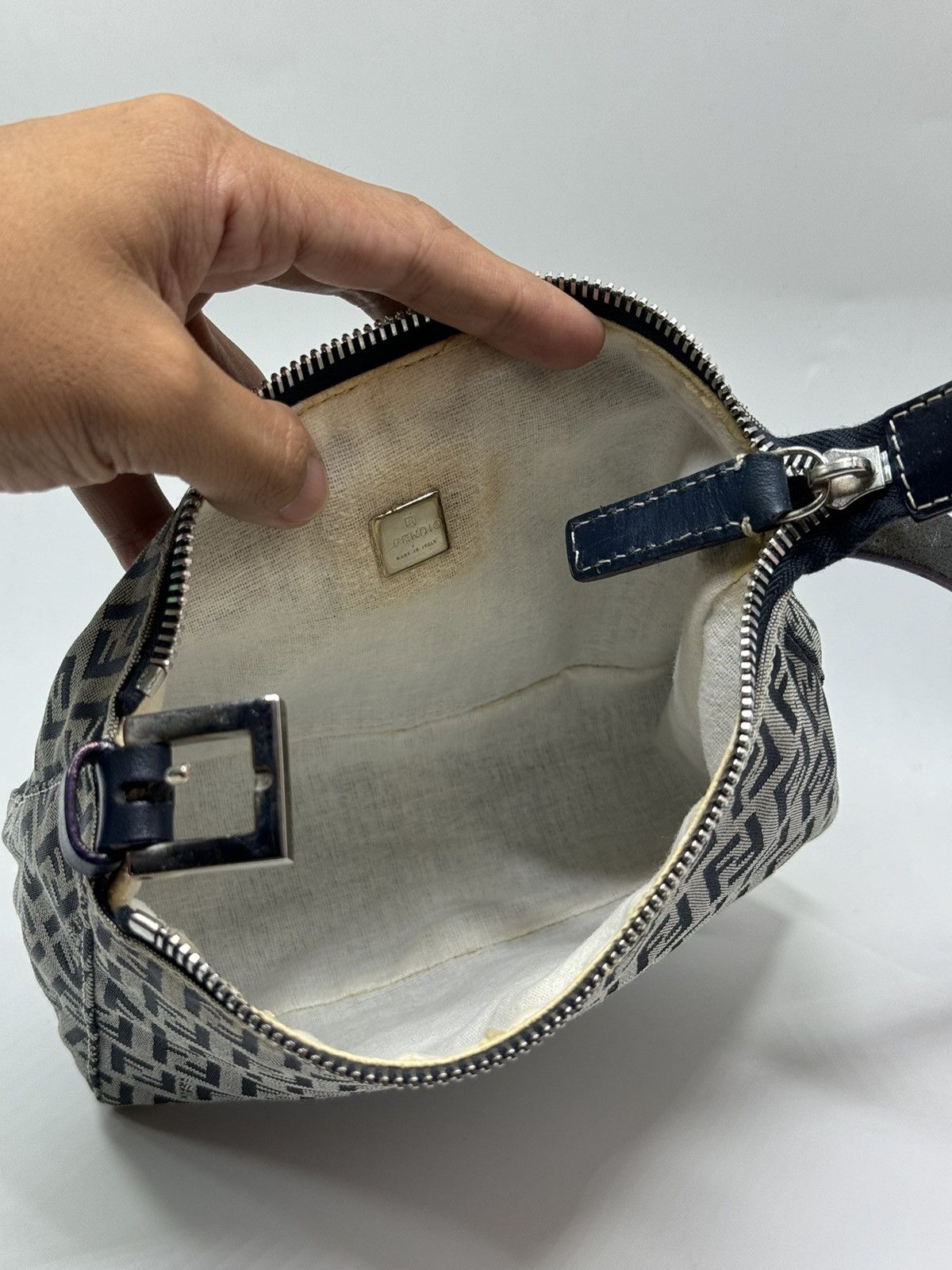 Fendi Fendi Baguette cloth handbag Size ONE SIZE - 12 Thumbnail