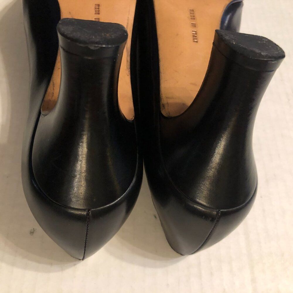 Salvatore Ferragamo SALVATORE FERRAGAMO WOMEN'S LEATHER SHOES SIZE: 7 1/2 B Size US 7.5 / IT 37.5 - 8 Thumbnail