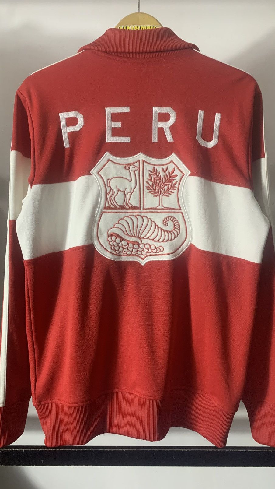 Adidas Tracktop Adidas Peru Casual Streetwear Size US M / EU 48-50 / 2 - 23 Thumbnail