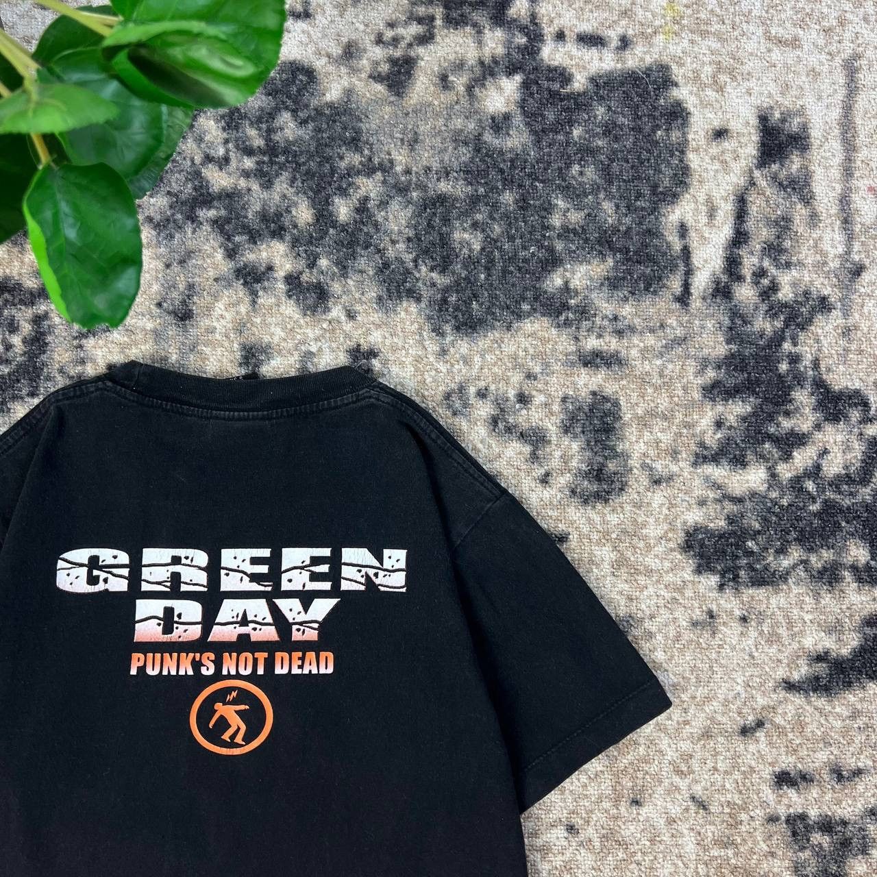 Band Tees Green Day Vintage Y2K Two-Sides Logo Rock Band T-Shirt 1TS70 Size US S / EU 44-46 / 1 - 6 Thumbnail