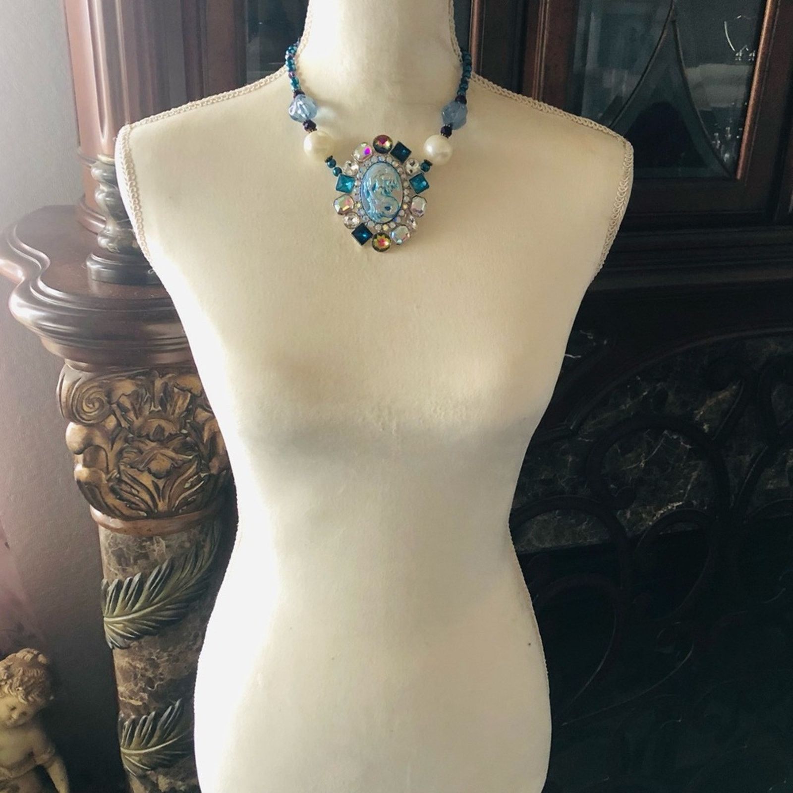 Handmade Handcrafted repurpose mermaid cameo stone Pearl necklace Size ONE SIZE - 6 Thumbnail