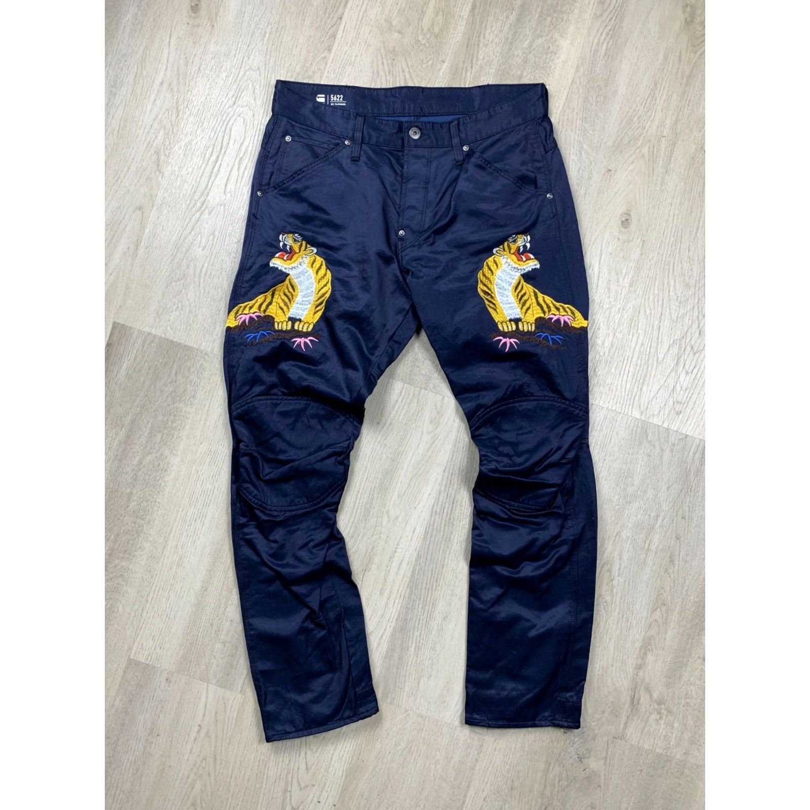 G-Star Pharrell x G Star Raw Jeans Tiger Logo Double Knee Jeans Size 32, NWOT, Blue, 3D Tapered, 32 Inseam, Regular Fit, Men Size US 32 / EU 48 - 2 Thumbnail