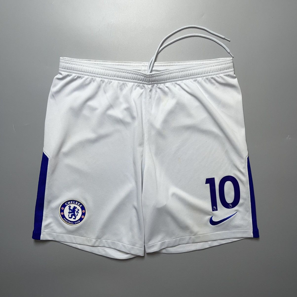 Vintage CHELSEA NIKE 2017/2018 FOOTBALL AWAY SHORTS #10 HAZARD Size US 34 / EU 50 - 1 Thumbnail