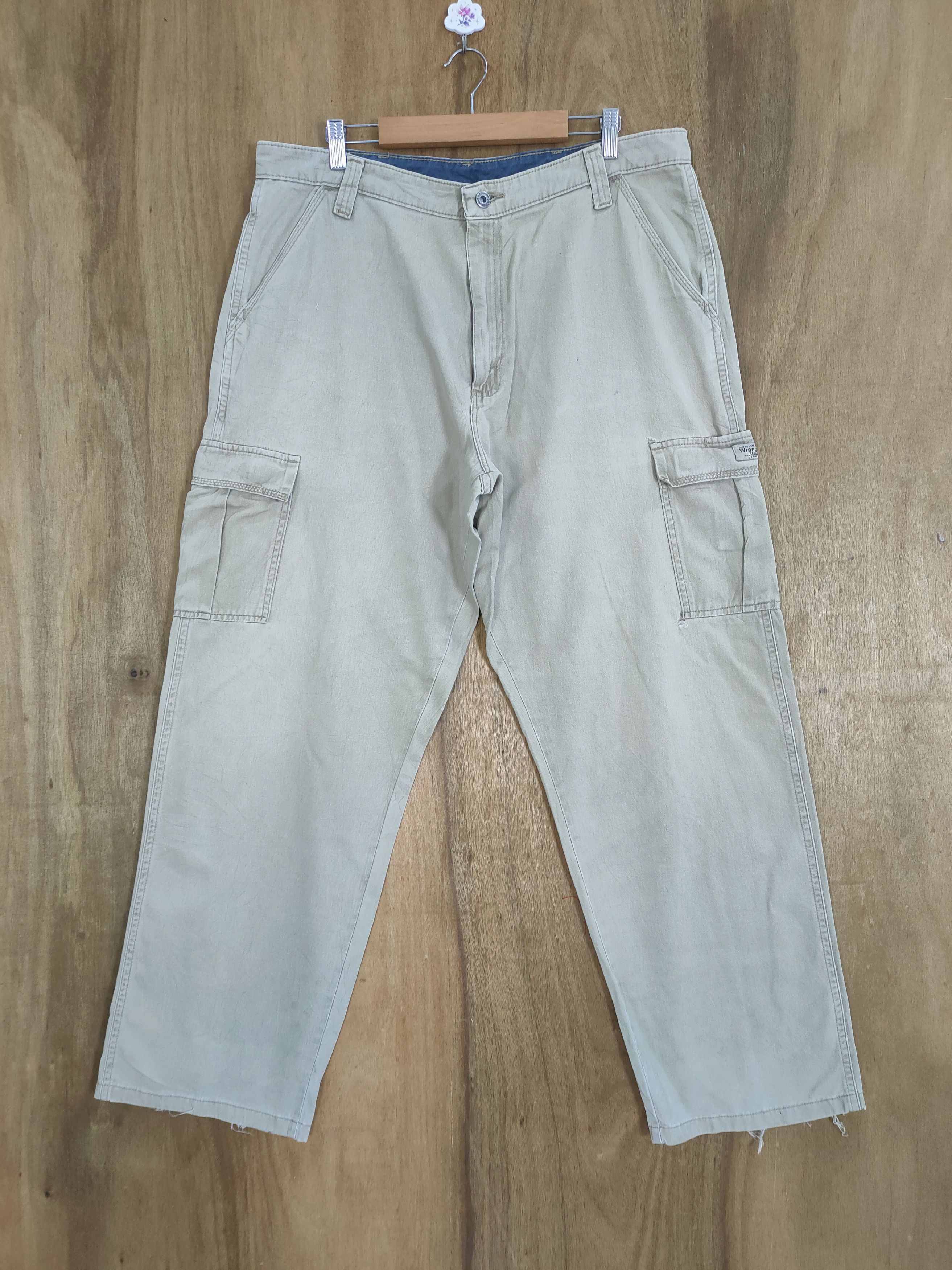 Wrangler VINTAGE WRANGLER DISTRESSED CARGO PANTS Size US 36 / EU 52 - 2 Thumbnail