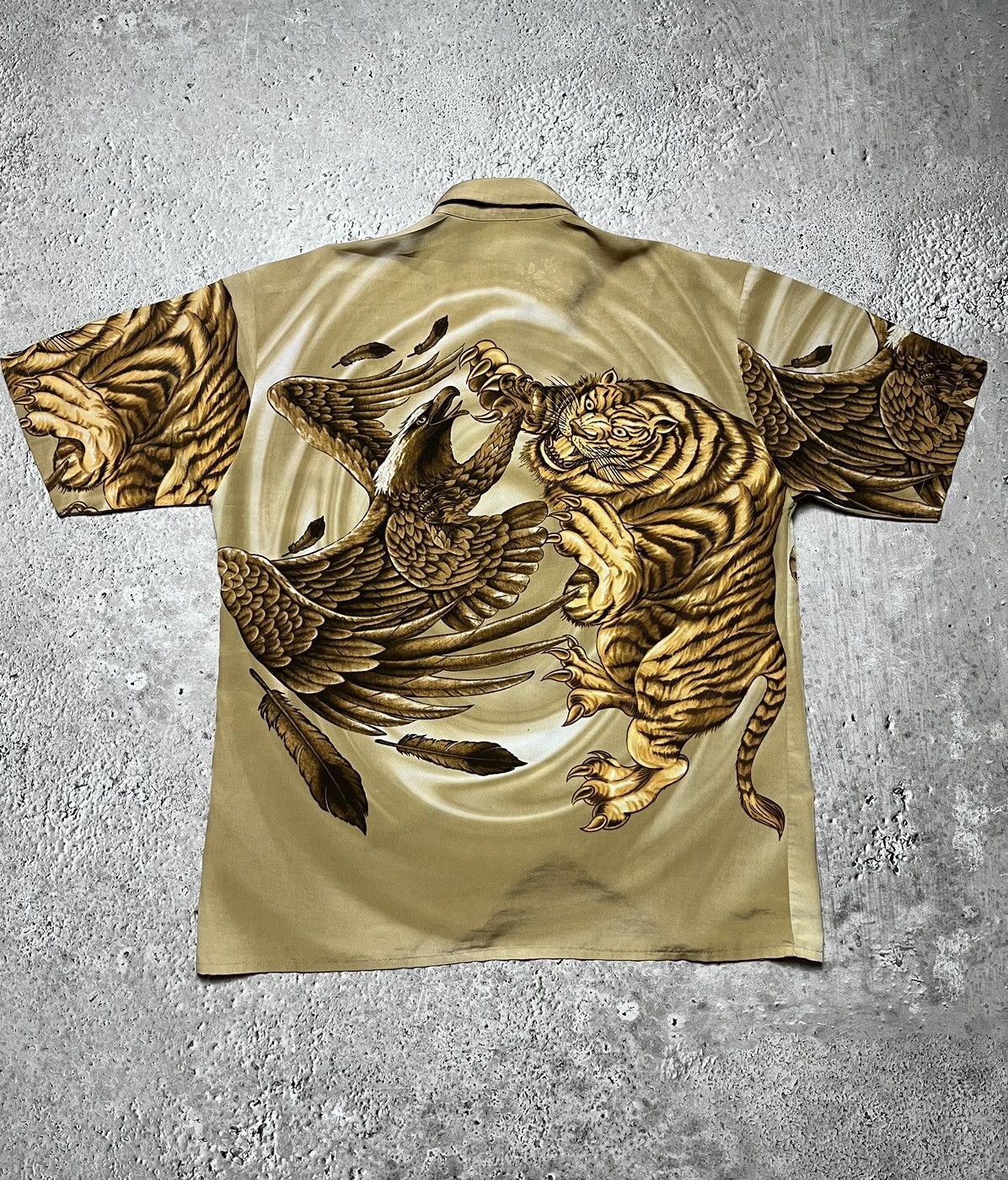 Japanese Brand × Vintage Vintage Tiger Eagle Overprint Shirt Button Up Short Sleeve Size US XL / EU 56 / 4 - 7 Thumbnail