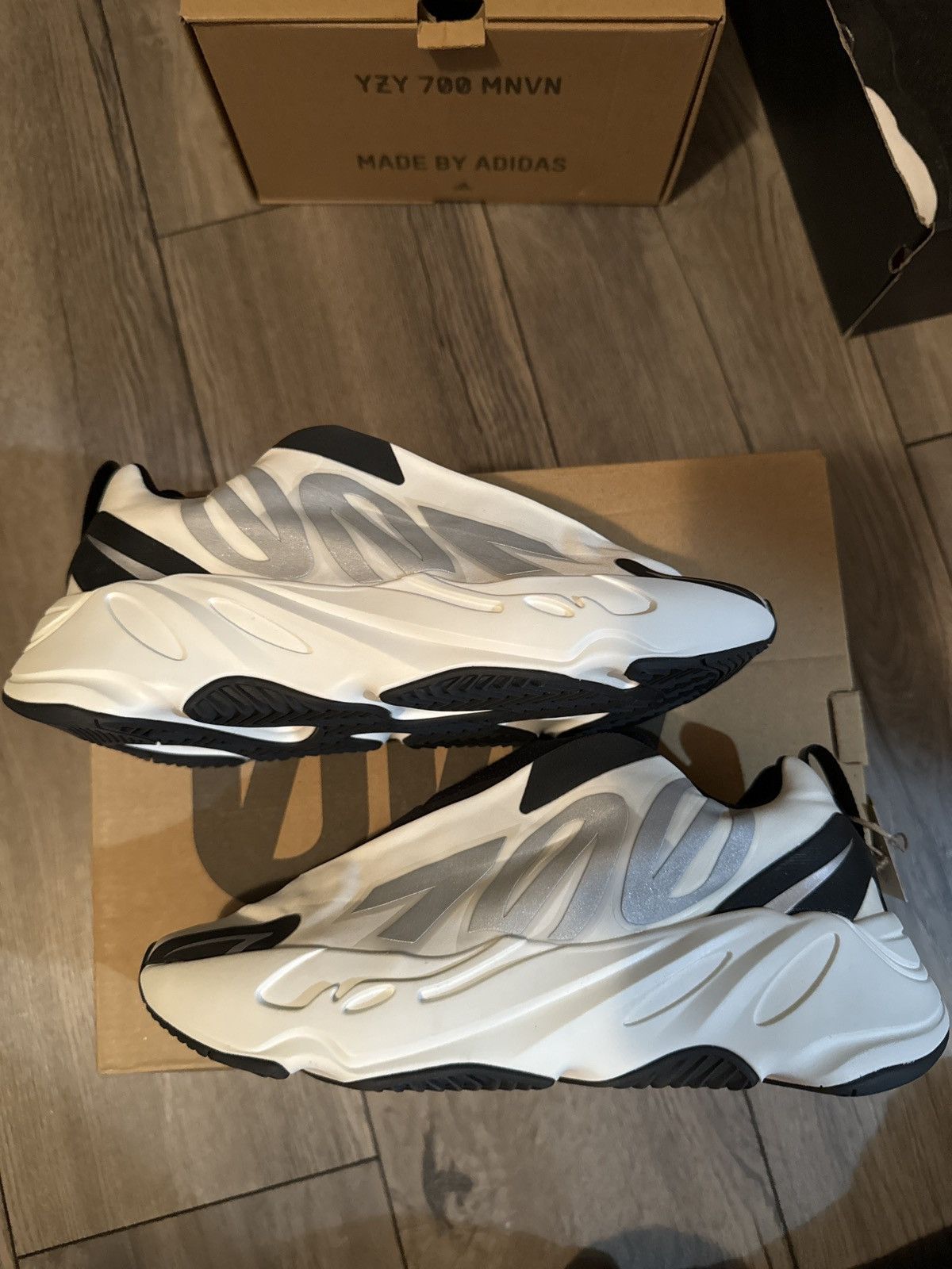 Adidas YZY 700 MNVN LACELESS ANALOG Size US 5.5 / EU 38 - 7 Thumbnail