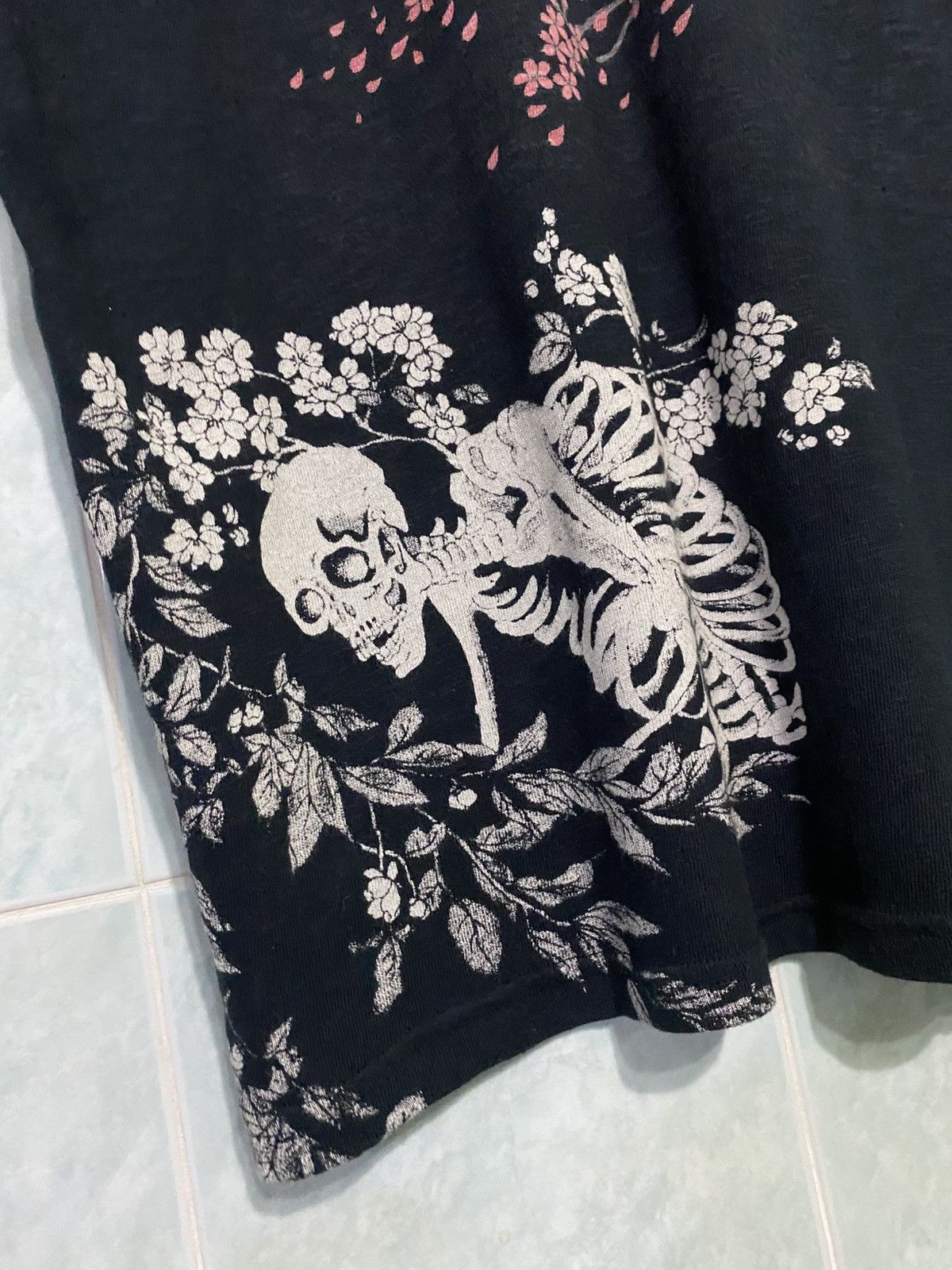 Japanese Brand Sukajan Skull Harajuku Sakura By TOEI COMPANY Japan Tshirt Size US M / EU 48-50 / 2 - 12 Thumbnail