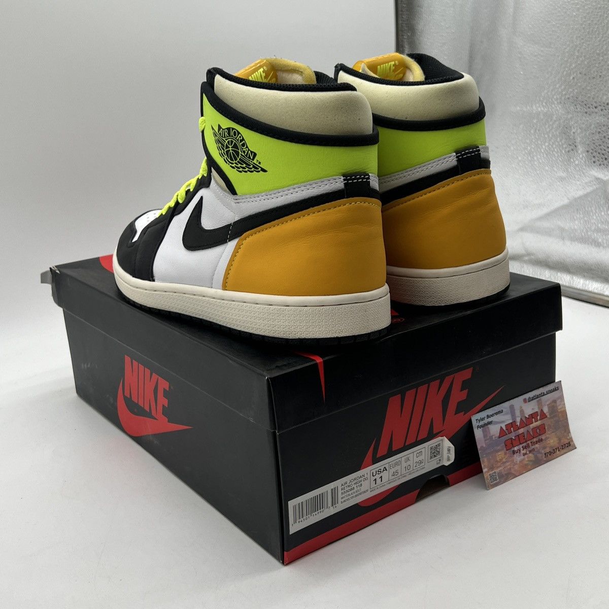 Nike Air Jordan 1 High Volt gold Size US 11 / EU 44 - 4 Thumbnail