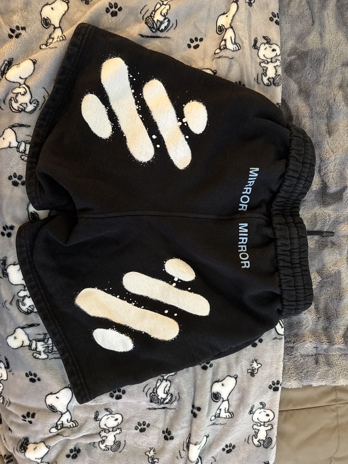 Designer × Off-White Off-white black-spray Brushed Diagonals Shorts Size US 27 - 4 Thumbnail