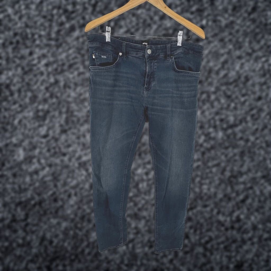Vintage HUGO BOSS MAINE Mens Regular Fit Dark Wash Denim Jeans 36x32 Straight Leg Luxury Size US 36 / EU 52 - 1 Thumbnail