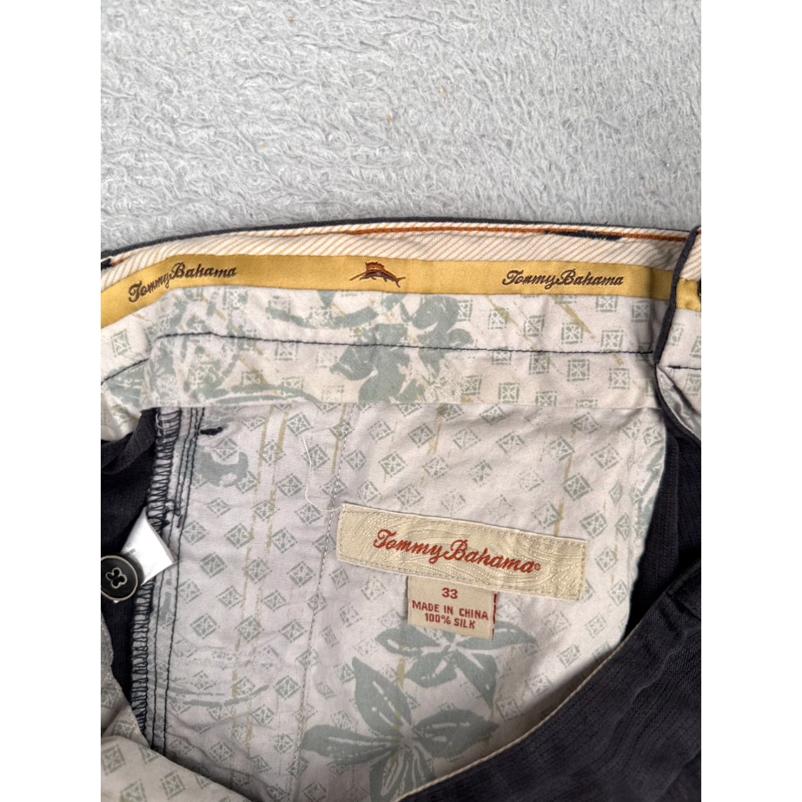 Tommy Bahama Tommy Bahama Shorts Adult 33 Blue 100% Silk Pleated Beach Vacation Resort 33x9 Size US 33 - 7 Thumbnail