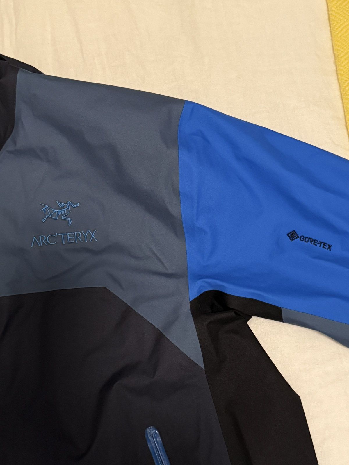 Arc'teryx × Beams Plus BNWT Arc’teryx x Beams Plus Beta Jacket Boro Blue Size US M / EU 48-50 / 2 - 24 Thumbnail