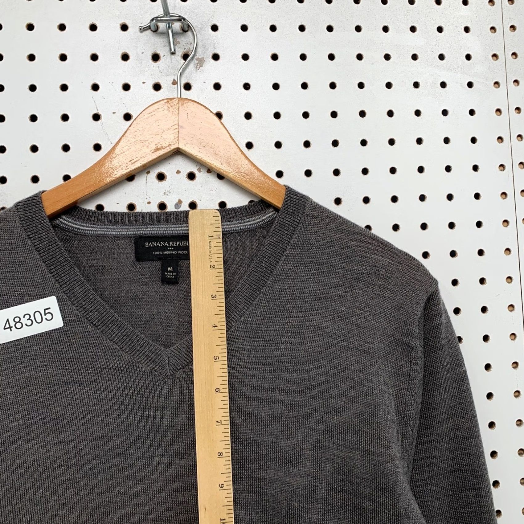 Banana Republic Banana Republic Sweater Mens V-Neck 100% Merino Wool Lightweight Gray Pullover Knit Shirt Size US M / EU 48-50 / 2 - 7 Thumbnail