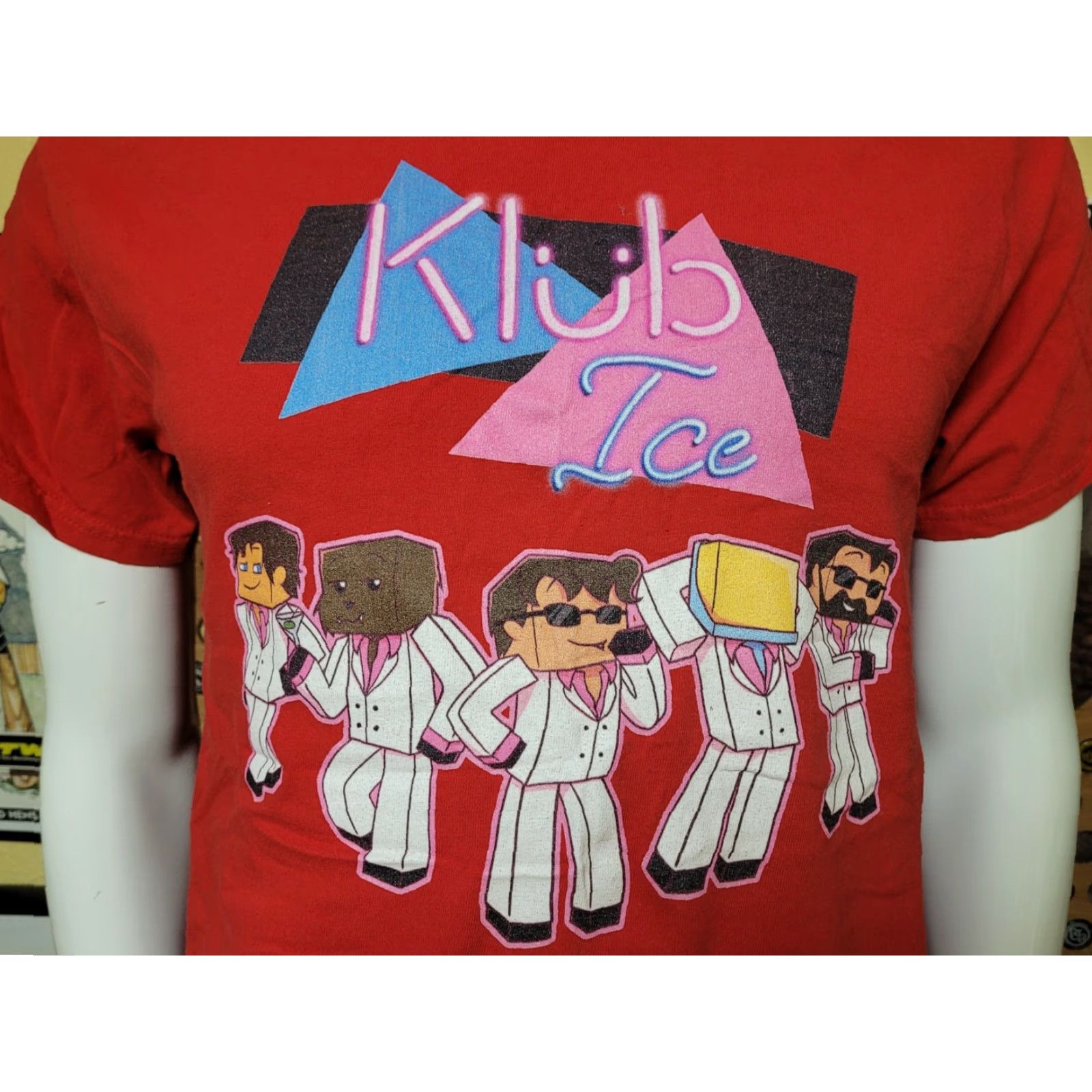 Gildan Minecraft Universe Klüb Ice T Shirt Medium 2014 Nice Fan Anime Music Gamer Klub Size US M / EU 48-50 / 2 - 2 Thumbnail