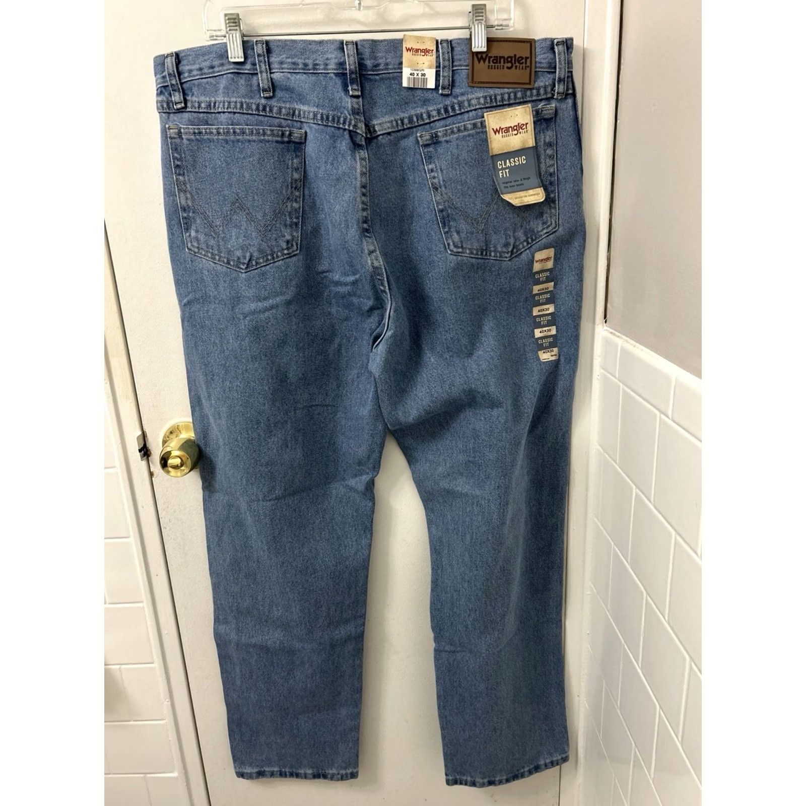 Wrangler Wrangler Jeans Mens Light Wash Regular Classic Fit Denim 5-Pocket Zipper Button USA Logo Rugged Wear Sorts 40x30 Blue Mens Size US 40 / EU 56 - 2 Thumbnail