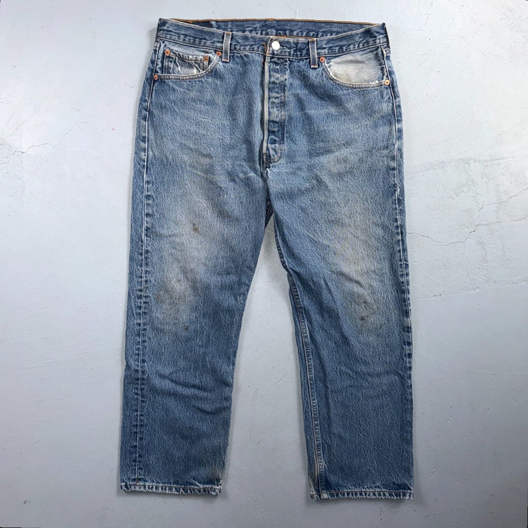 Levi's VINTAGE Levi's 501 Jeans - 90s USA, Straight Leg, Light Wash Blue, 38x30, 5-Pocket, Denim, Regular, Men / Adult, Button Closure, Cotton, Classic Fit Size US 38 / EU 54 - 2 Thumbnail